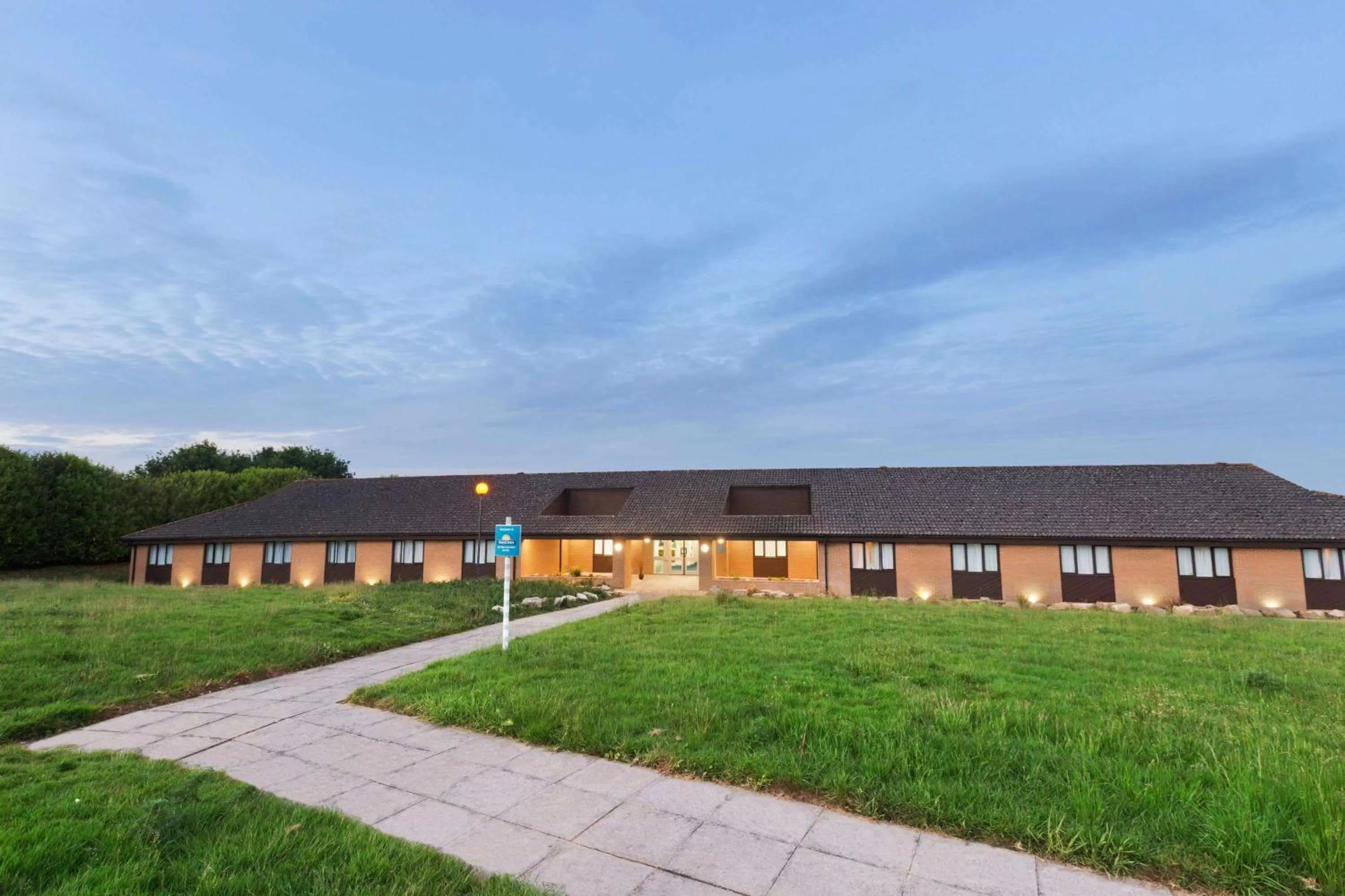Property building in Days Inn Sutton Scotney South