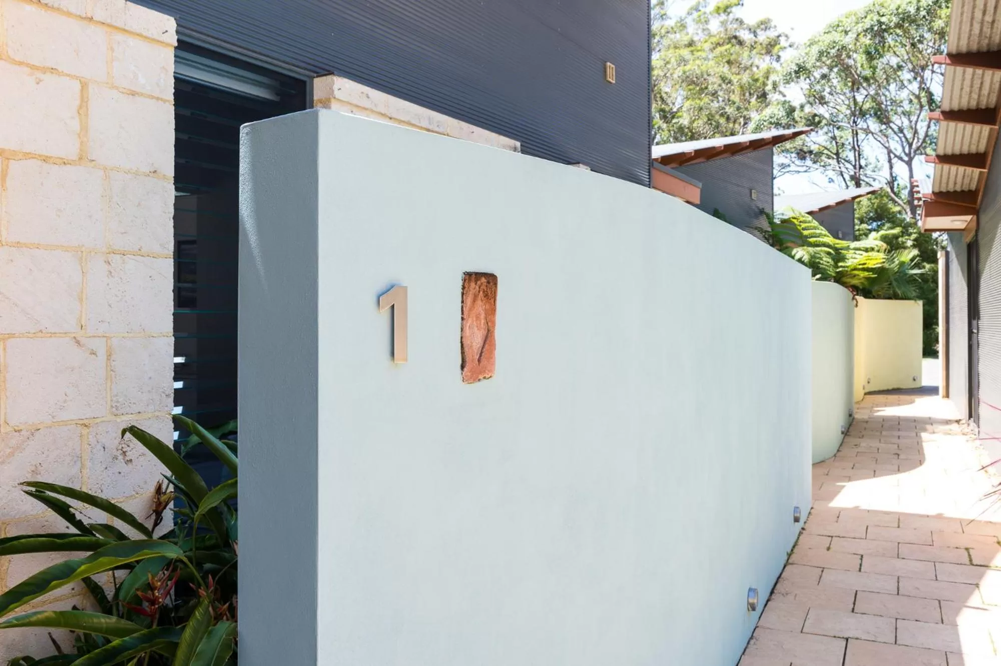 Property building in By the Beach B&B Self Contained Apartments