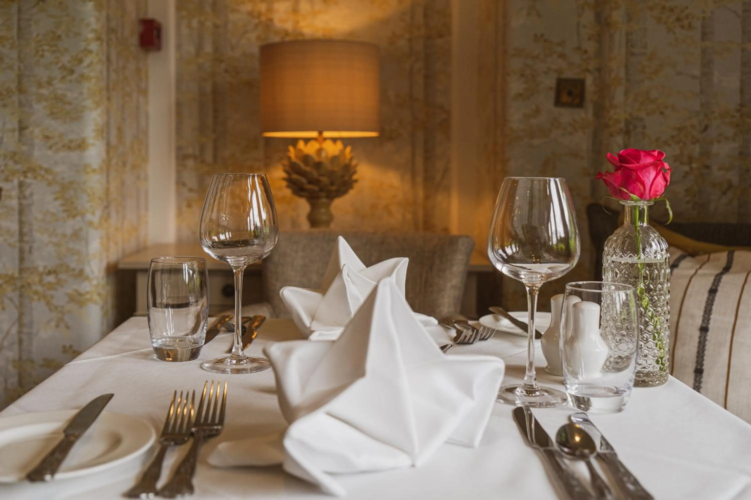 Restaurant/places to eat in Cragwood Country House Hotel