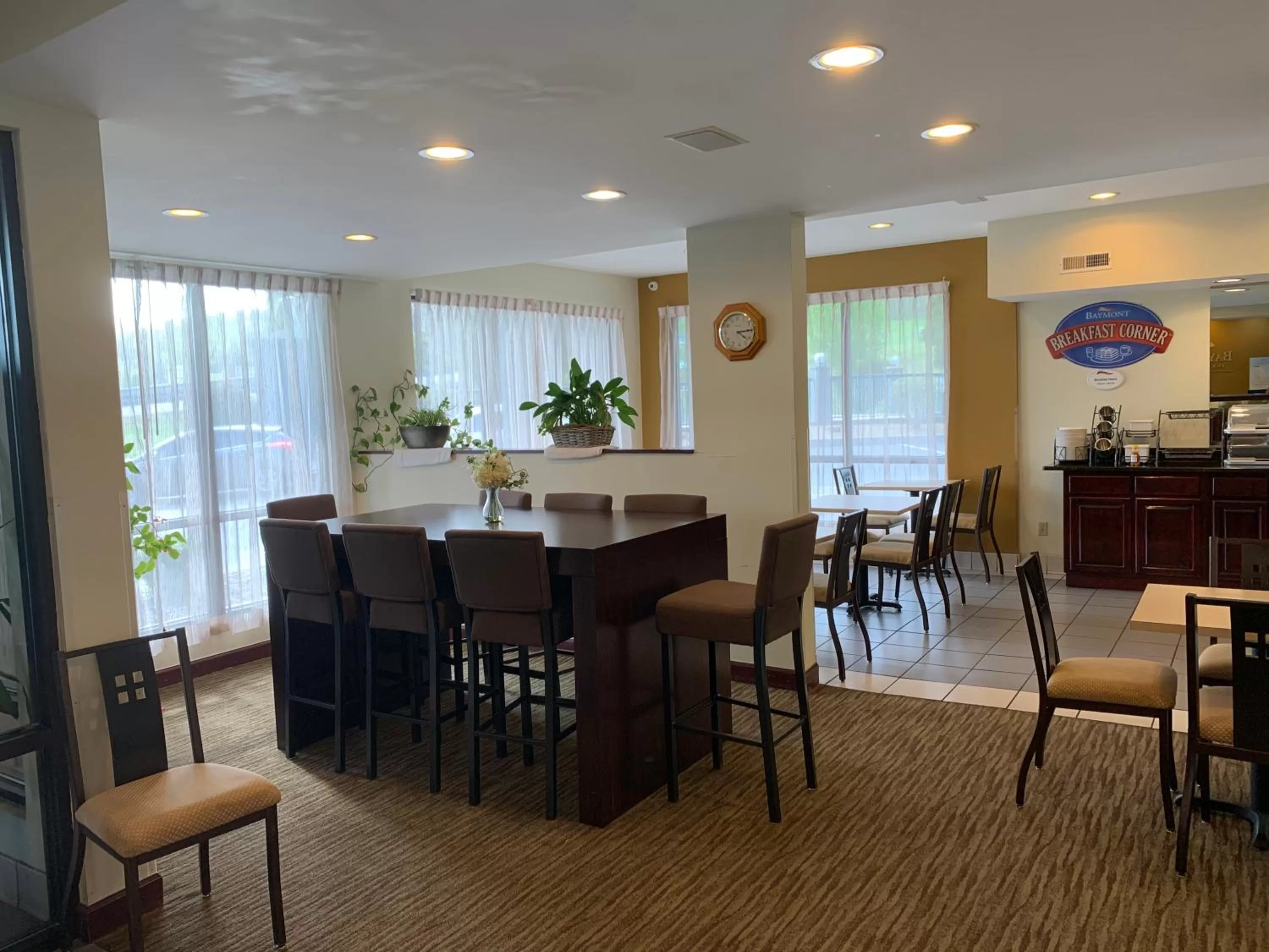 Breakfast in Baymont by Wyndham Cave City