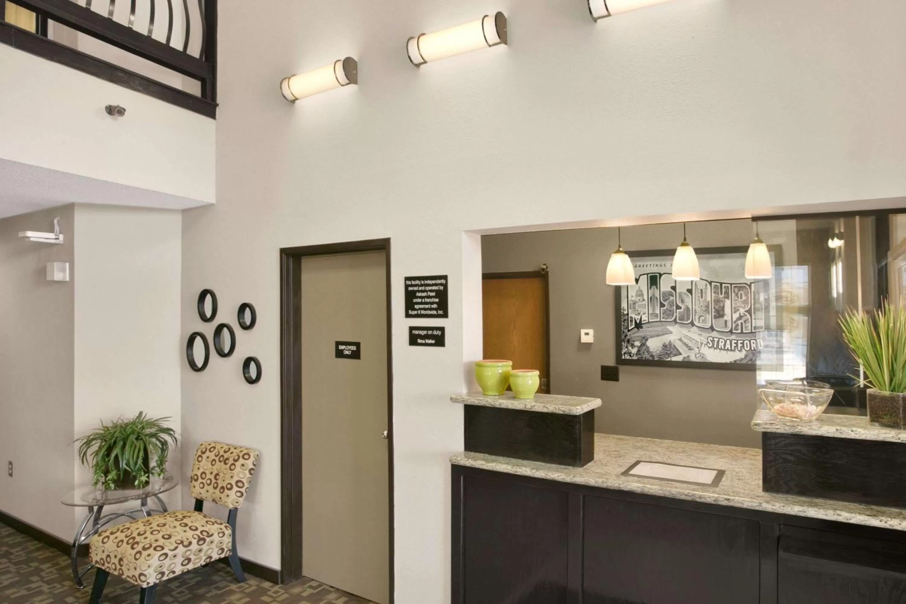 Lobby or reception in Super 8 by Wyndham Stafford/Springfield Area