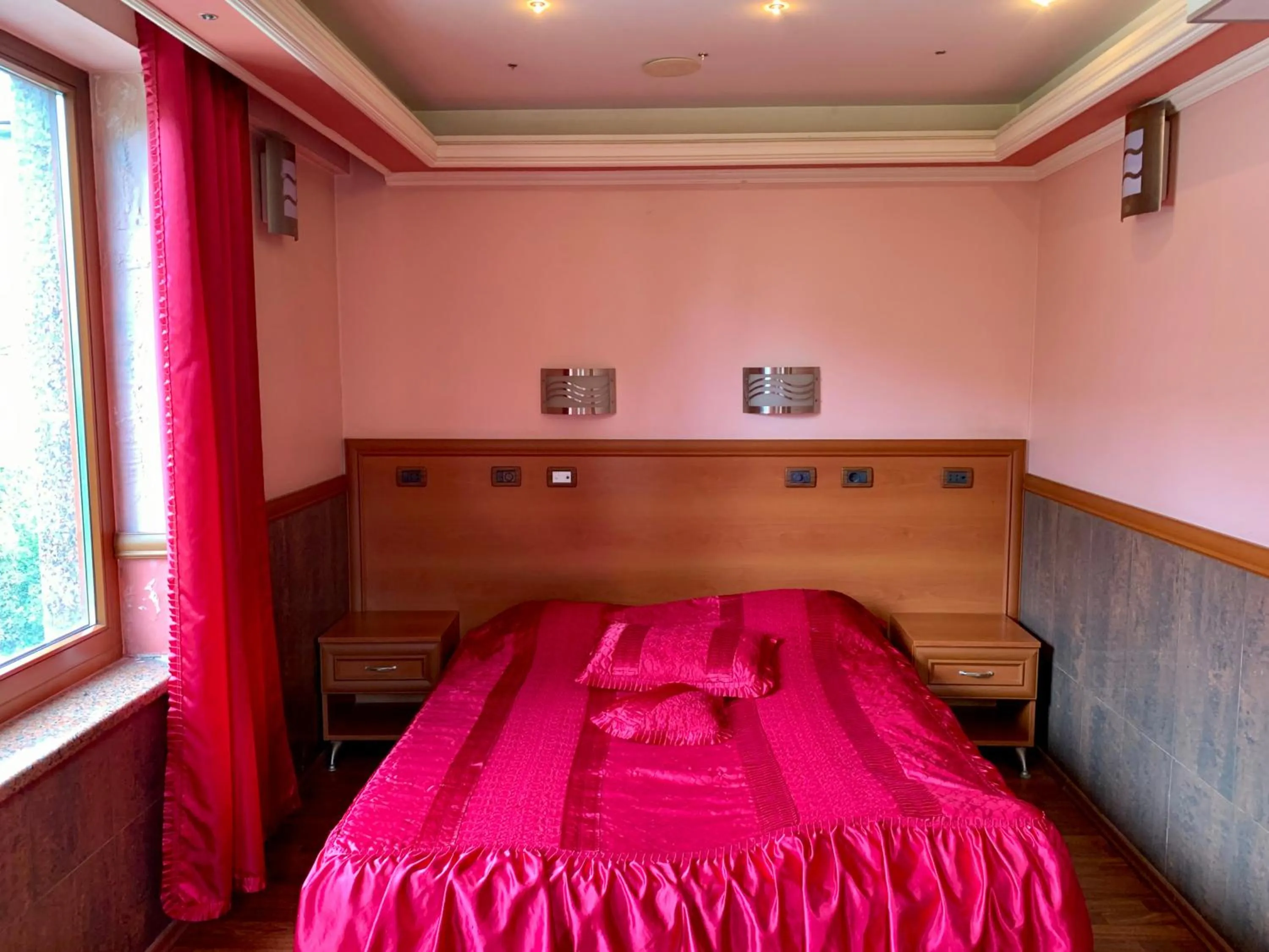 Standard  Room in California Hotel