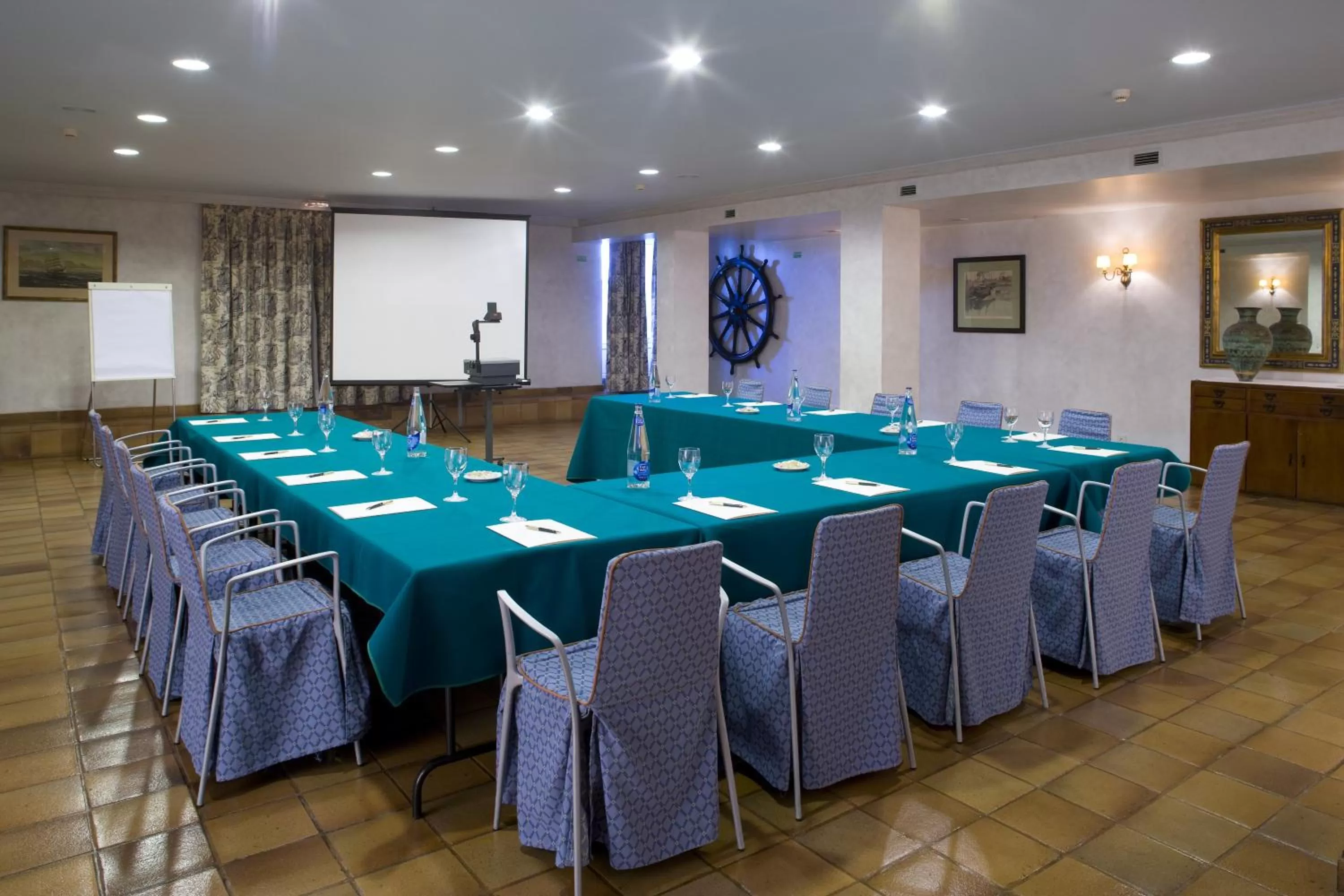 Communal lounge/ TV room in Parador de Ribadeo