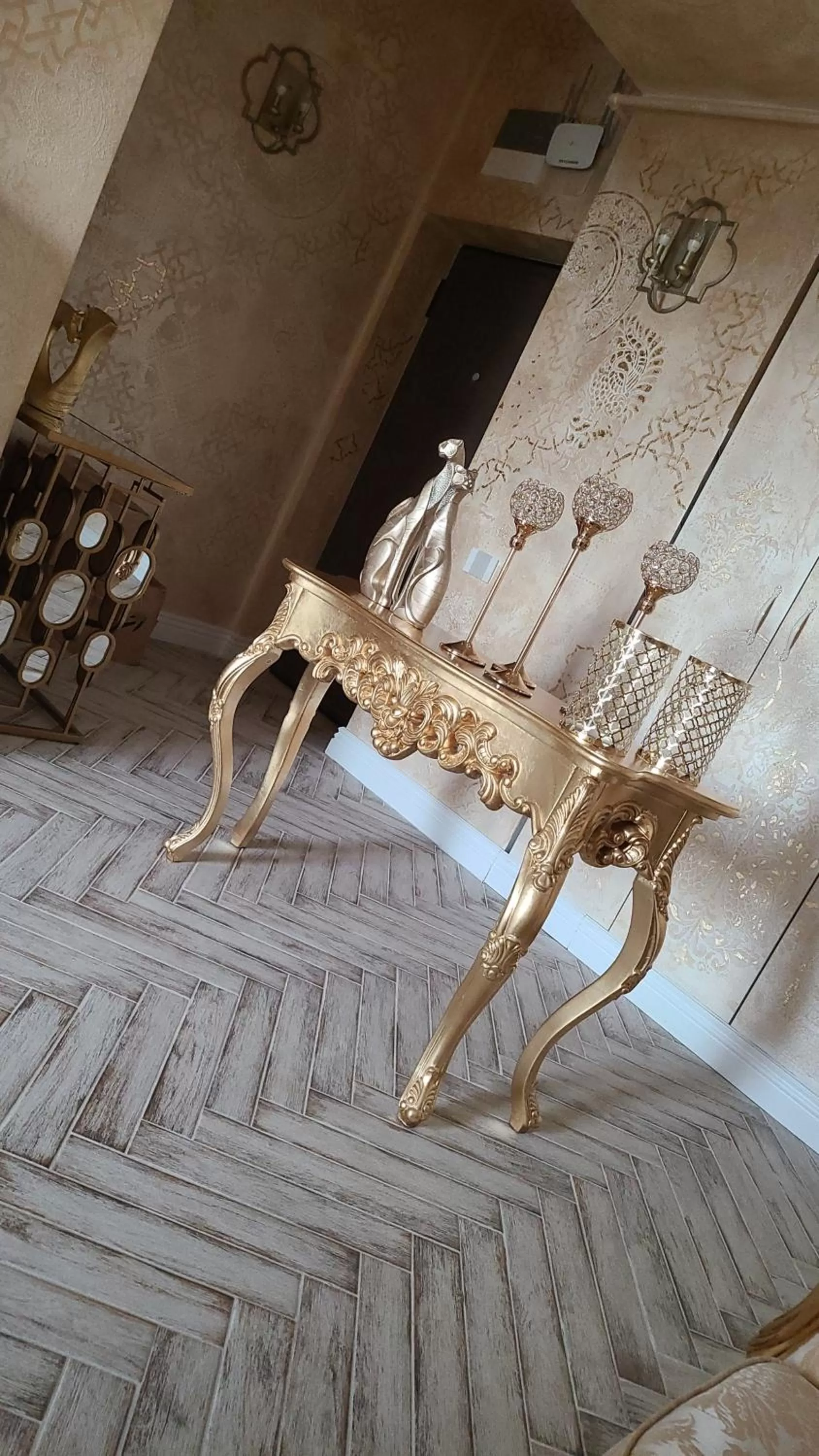 Decorative detail, Swimming Pool in Terrace Suites Iasi