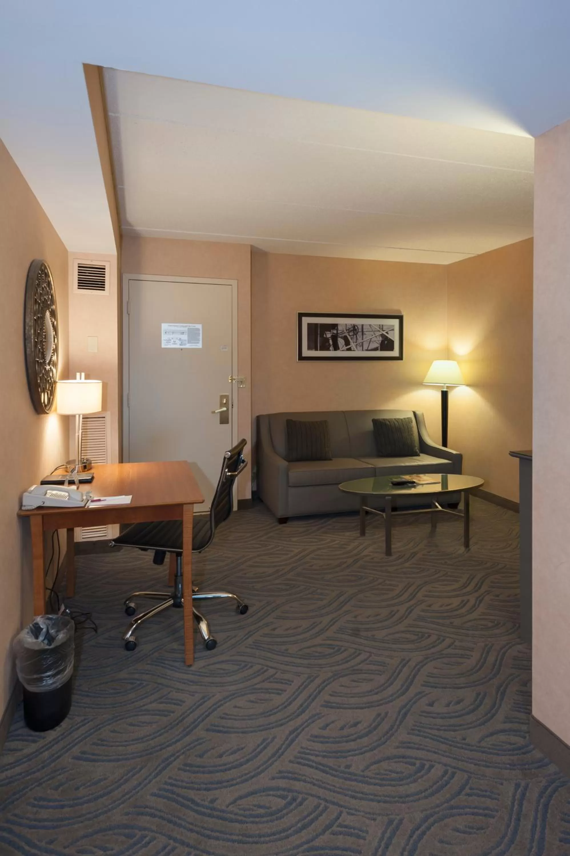 Crowne Plaza Suites MSP Airport - Mall of America by IHG