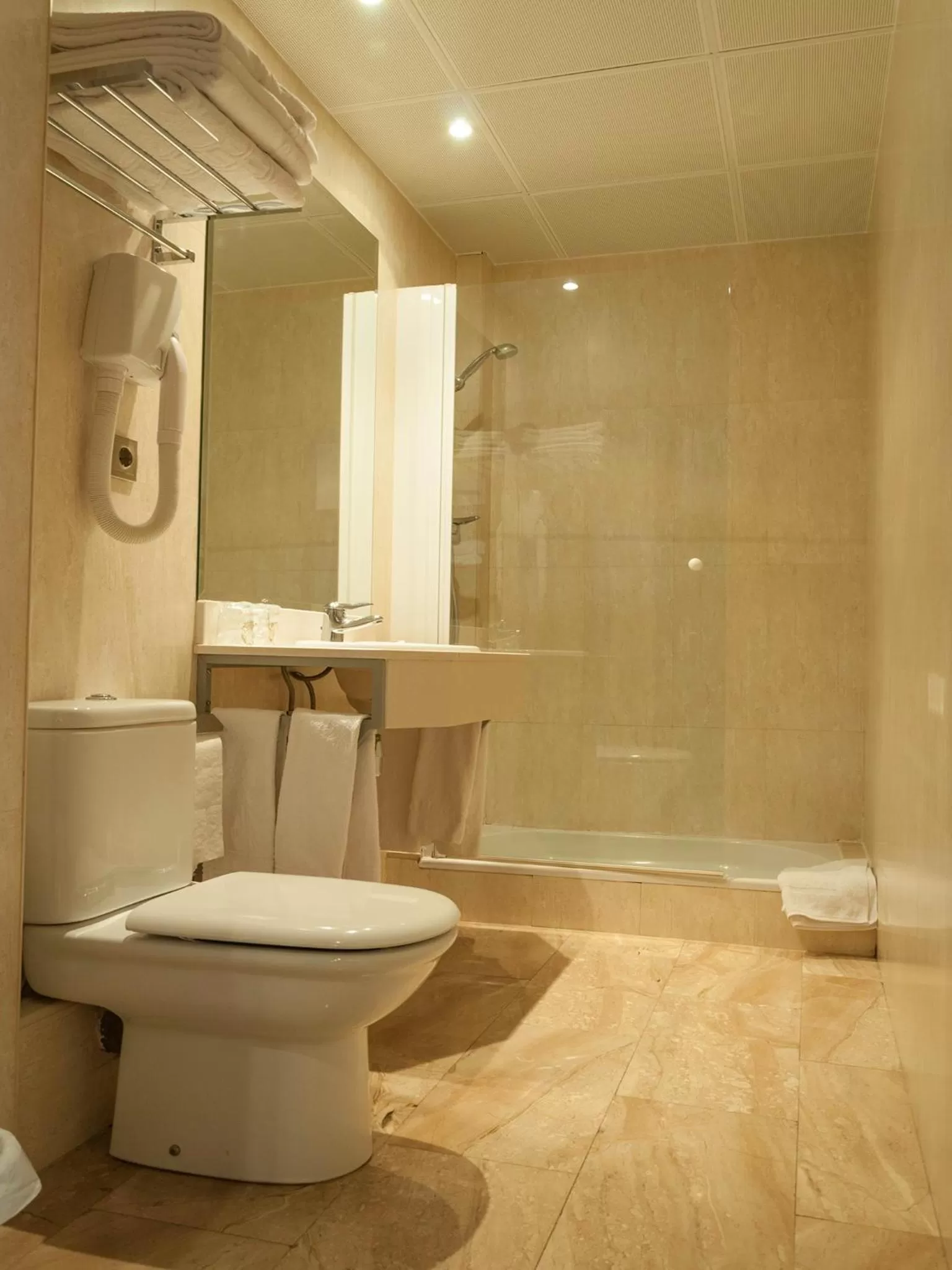 Bathroom in Ramon Berenguer IV