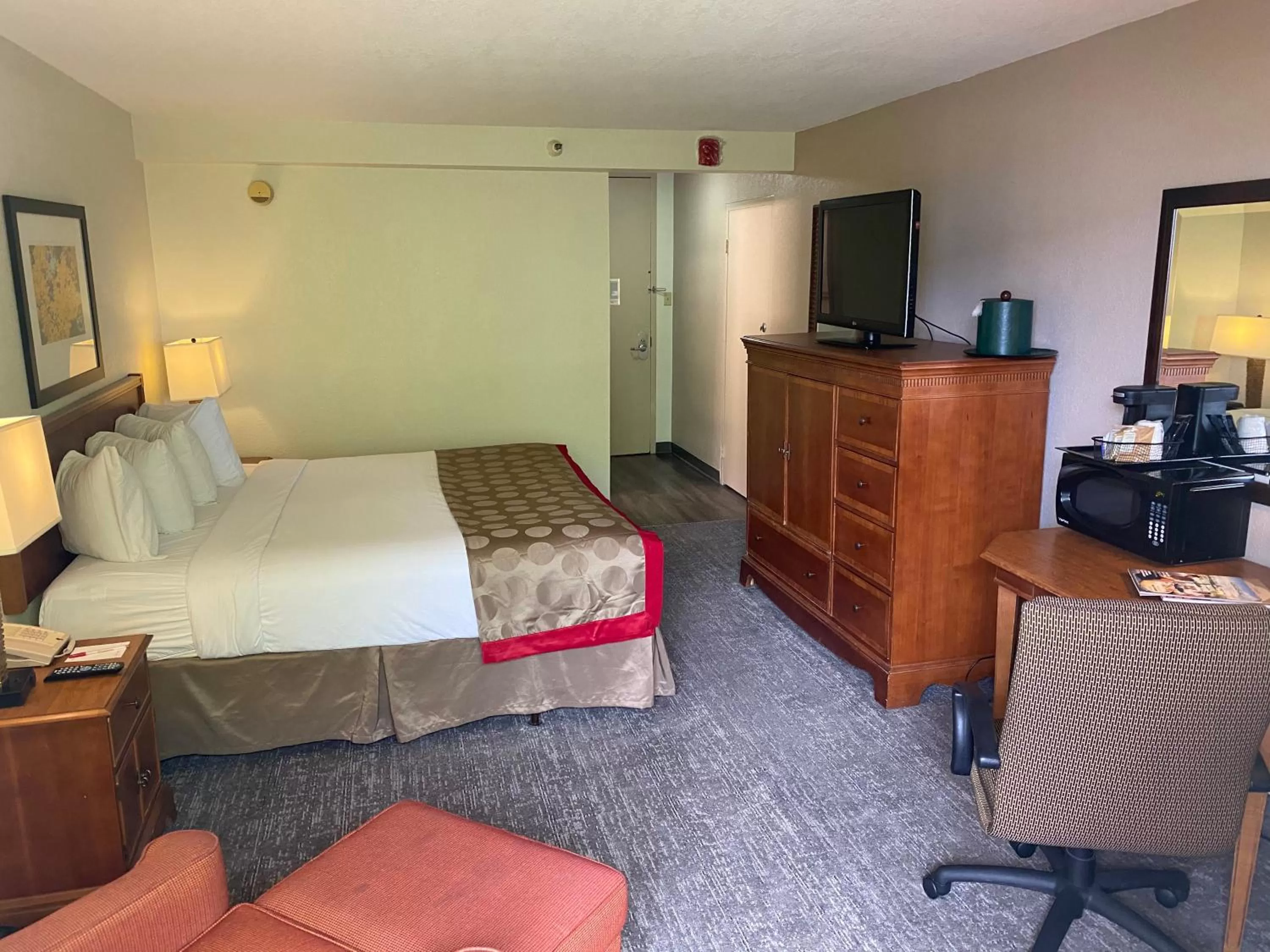 Ramada by Wyndham Albuquerque Midtown