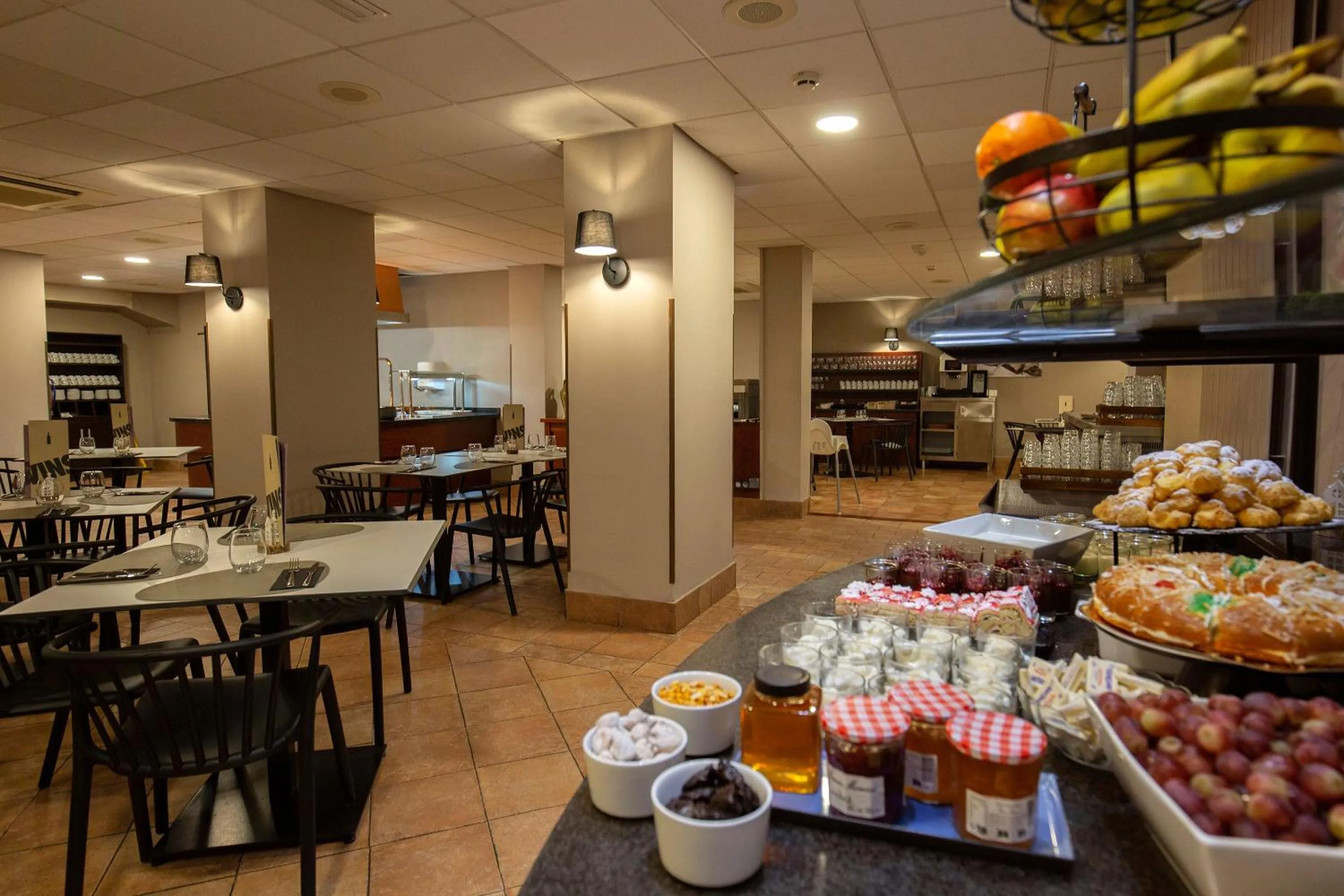 Restaurant/places to eat in Hotel Grand Pas by Nexta