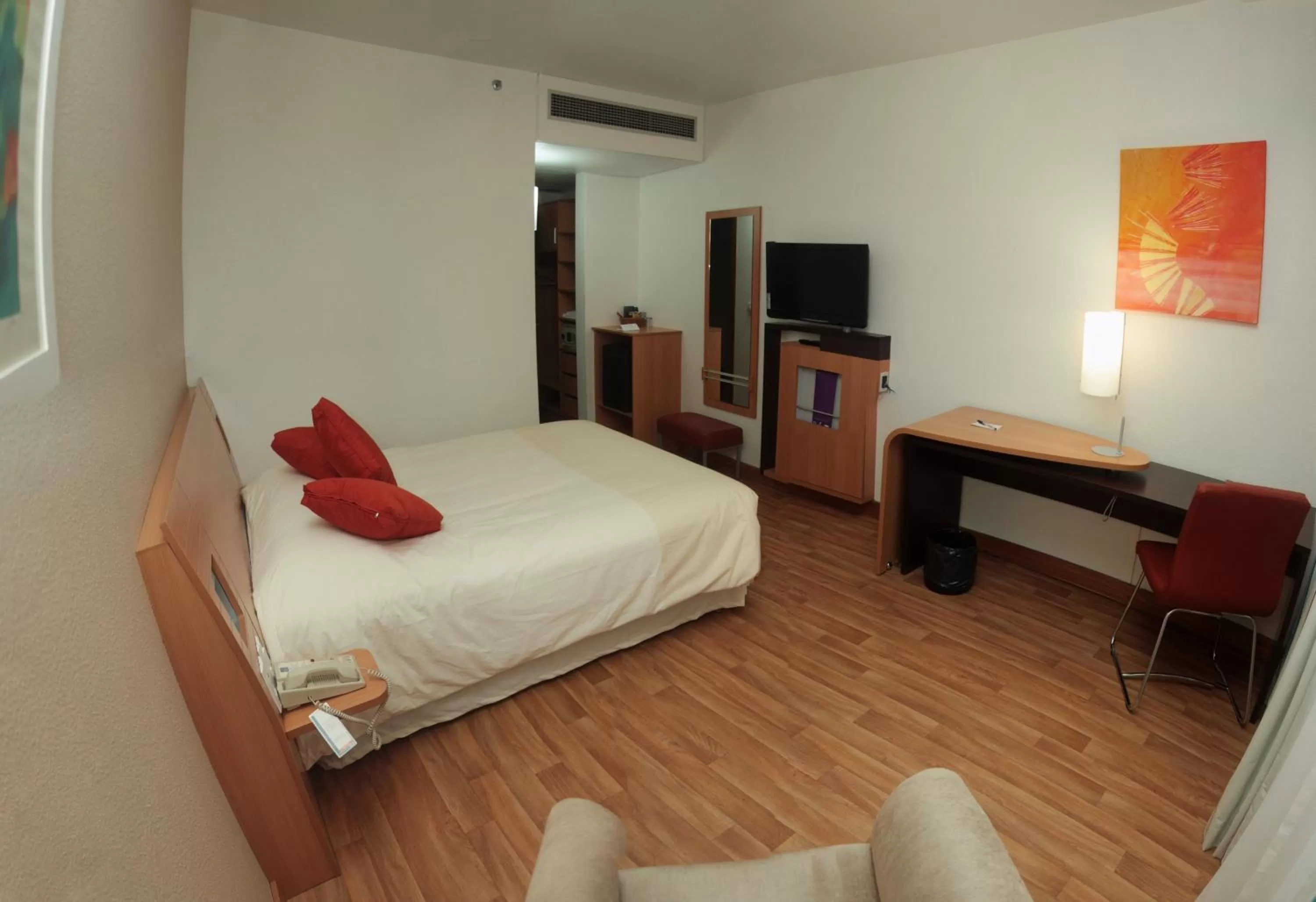Superior Room with One Double Bed (Connecting Room) in Novotel Porto Alegre Tres Figueiras