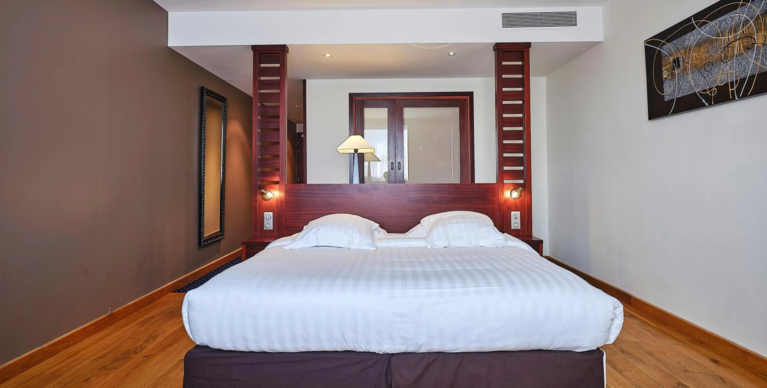 Bedroom, Bed in Le Mauritia Hotel et Spa