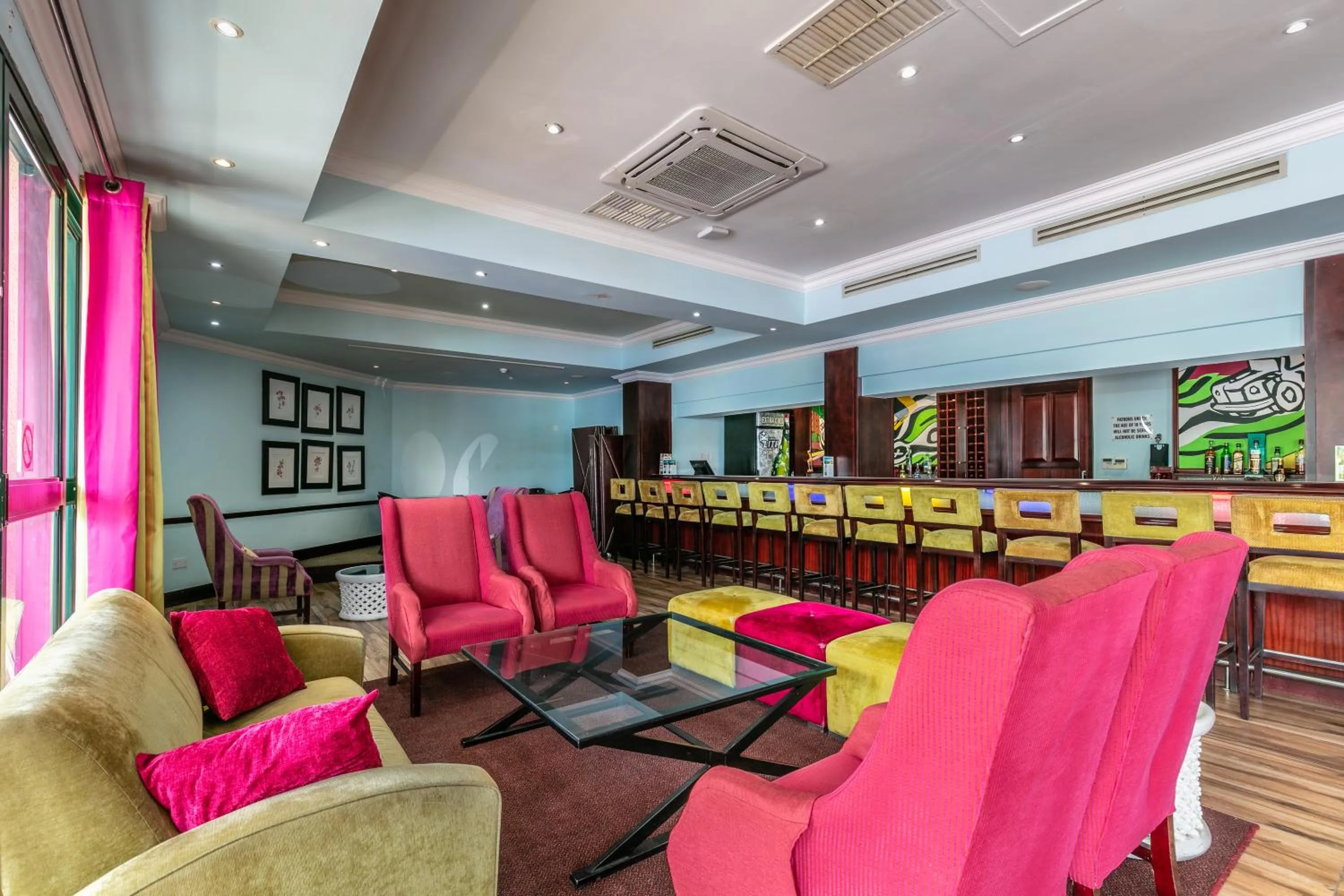 Lounge or bar in Cresta President Hotel