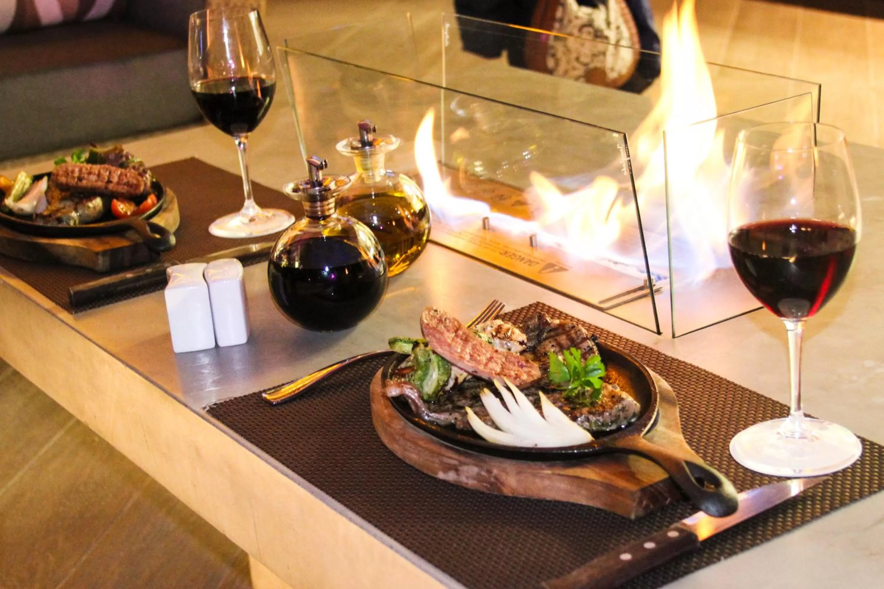 Lounge or bar in HS HOTSSON Hotel Leon