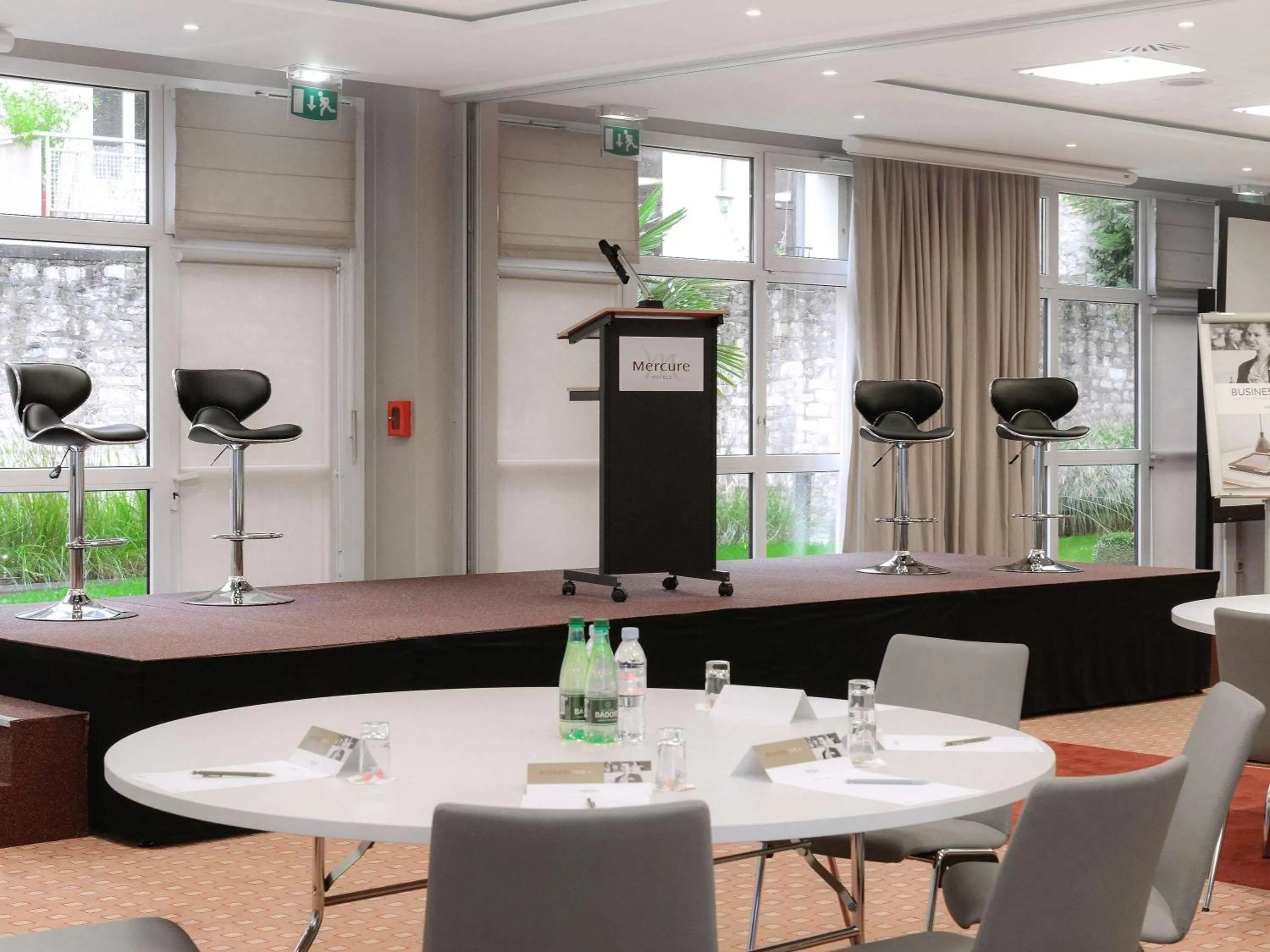 On site in IBIS Port de plaisance