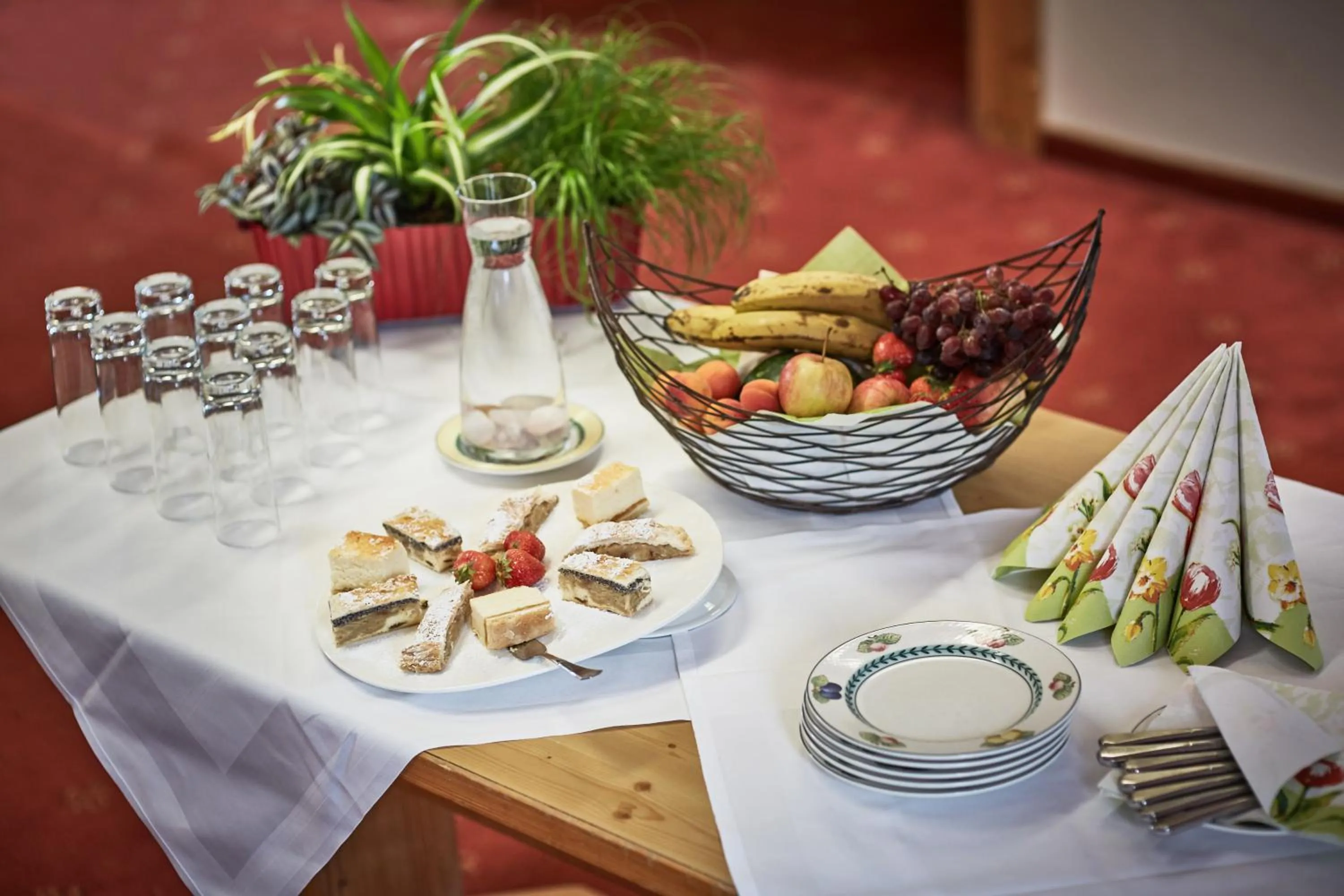 Food and drinks in Hotel Donauhof