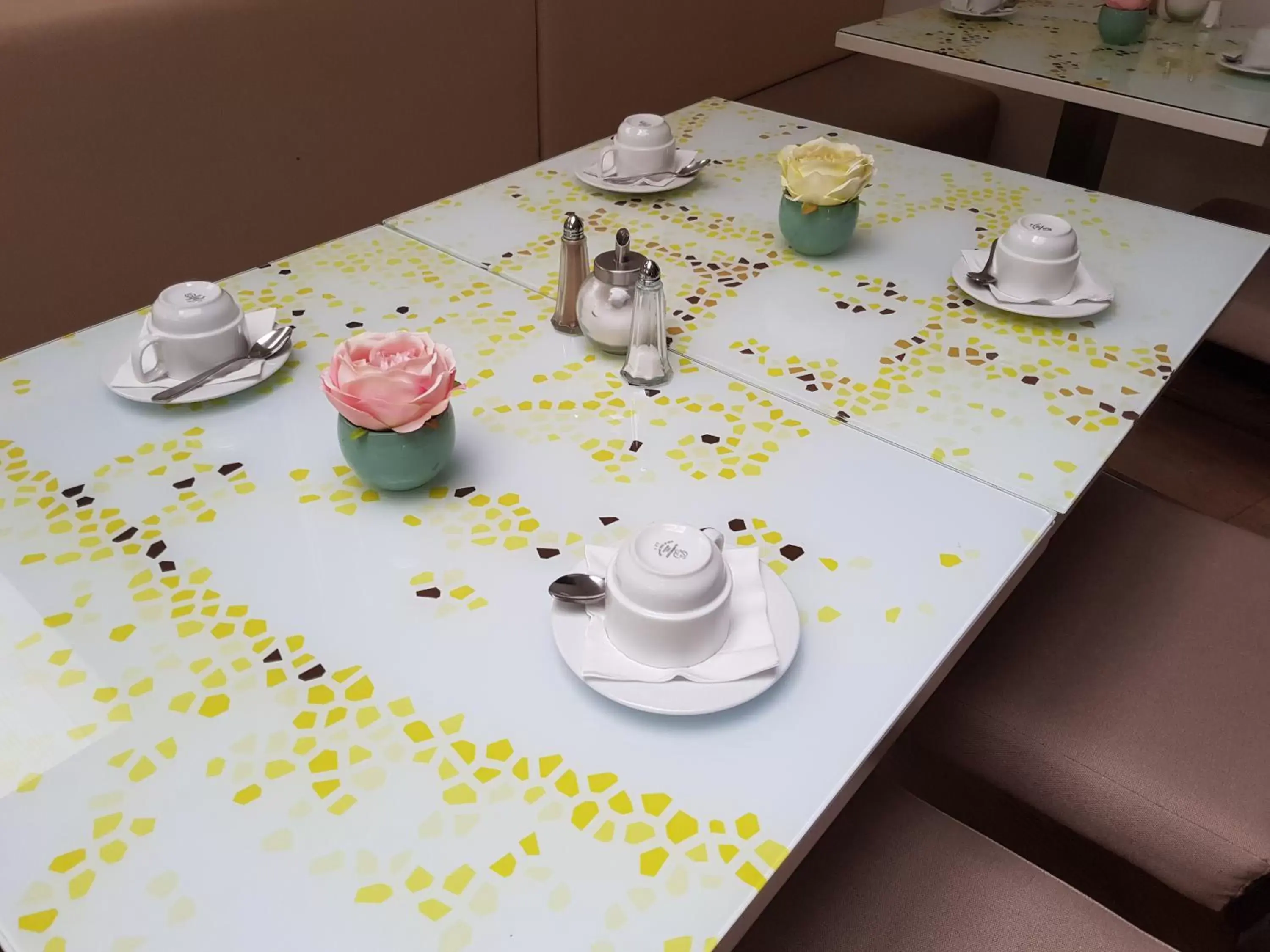 Superior Triple Room in Pure White Superior Triple Room in Pure White