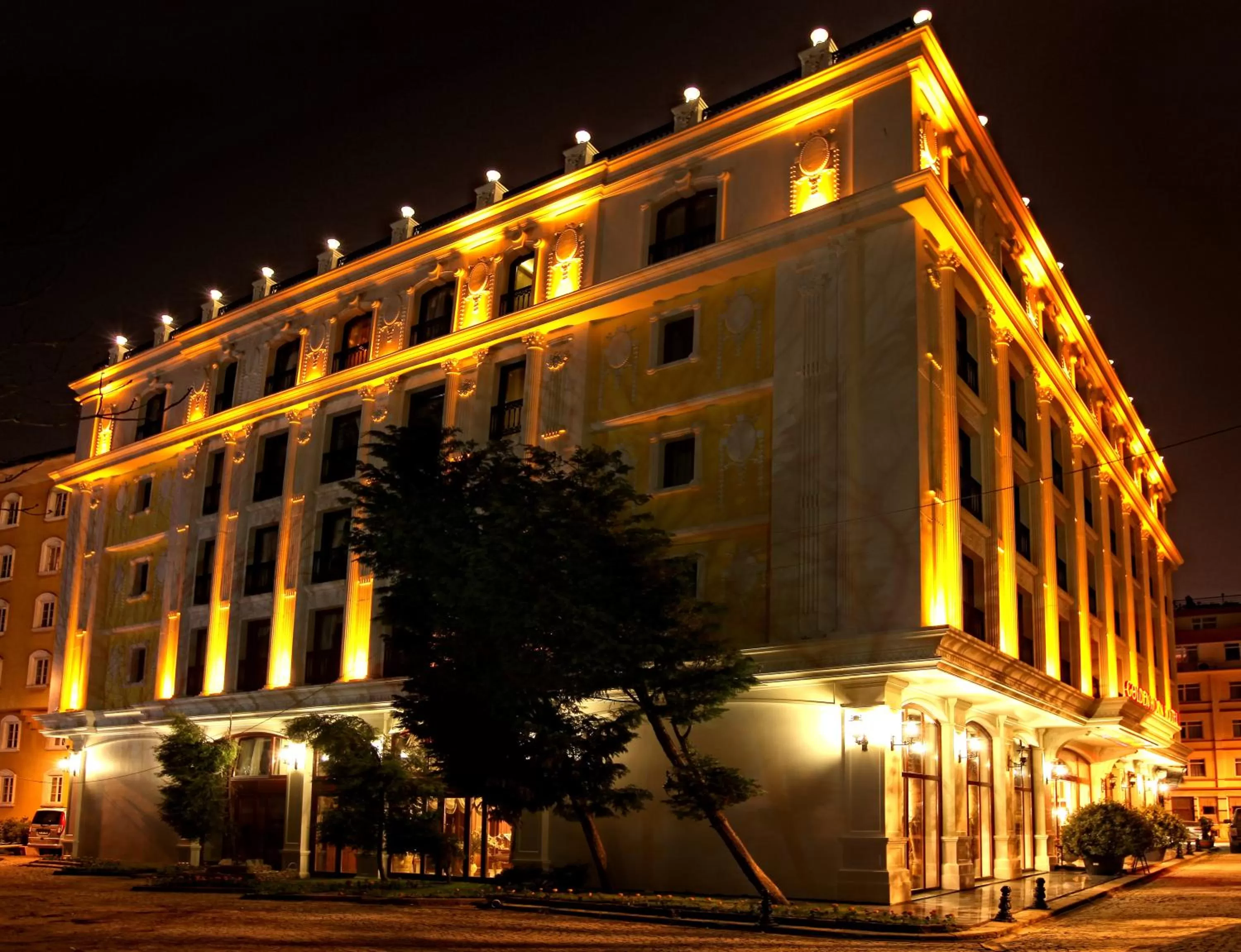 Facade/entrance in Deluxe Golden Horn Sultanahmet Hotel