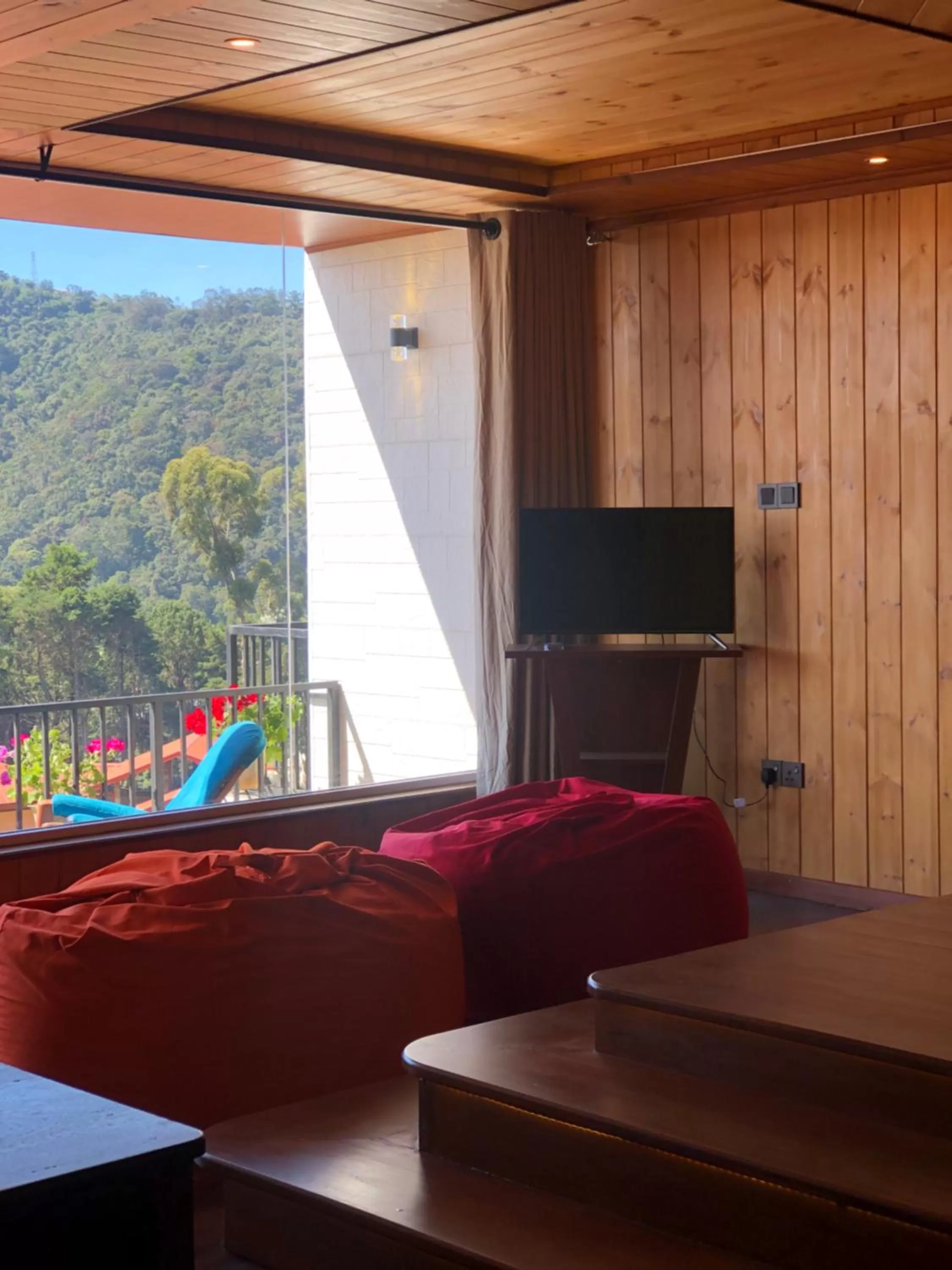 TV/Entertainment Center in Pigeons Nest