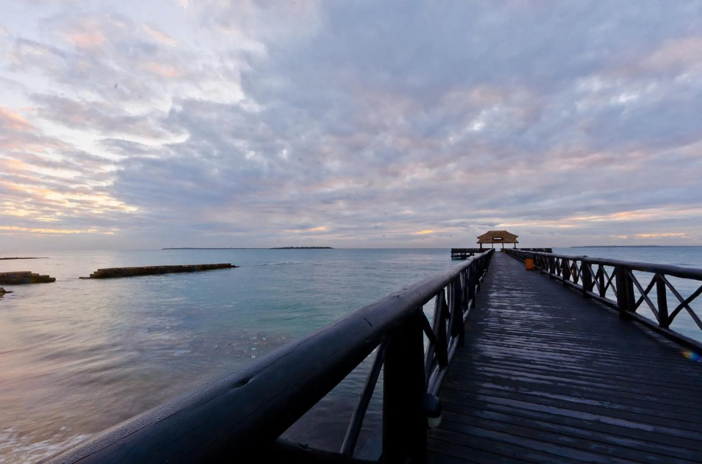 Food and drinks in White Sands Hotel
