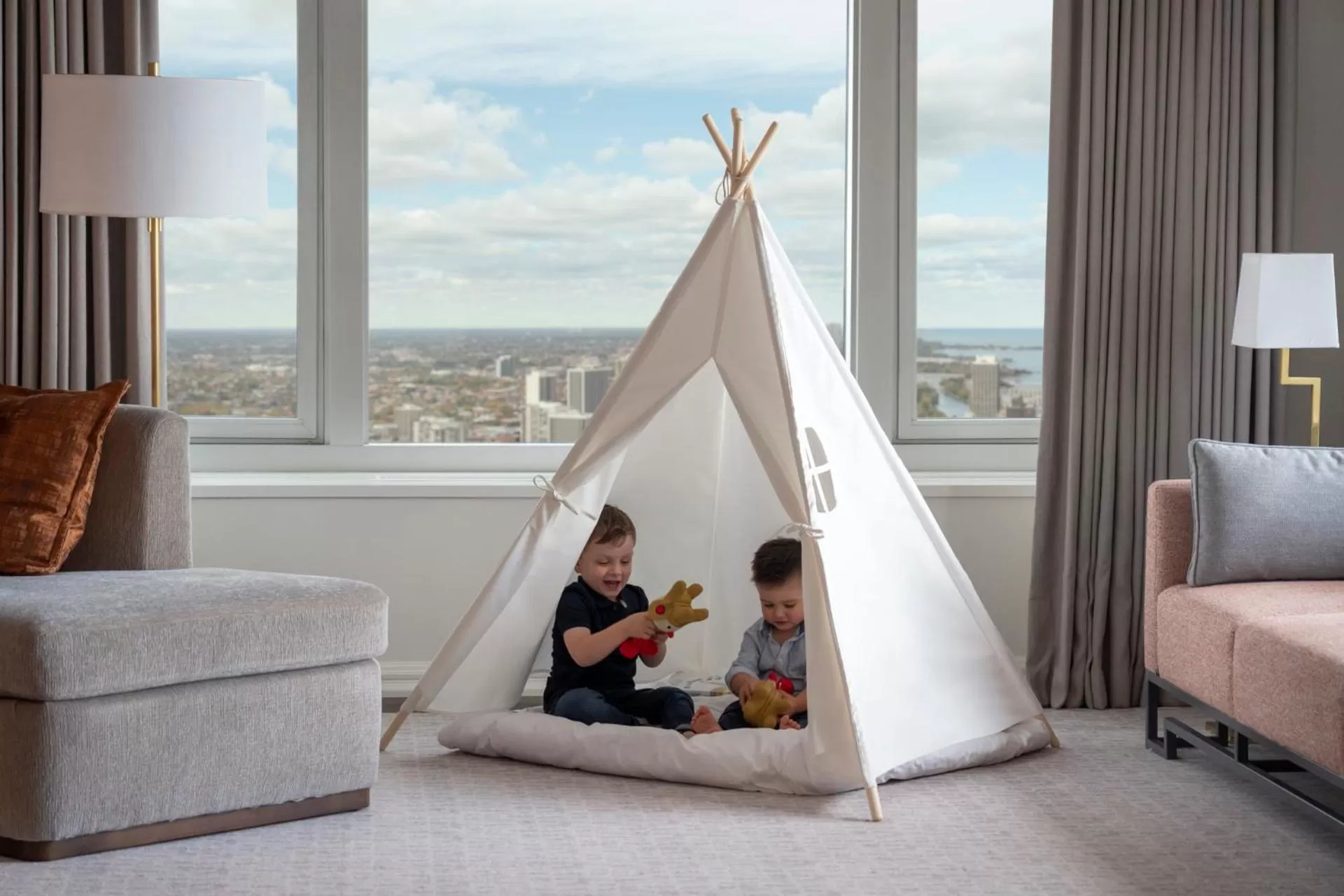 Family in Four Seasons Chicago