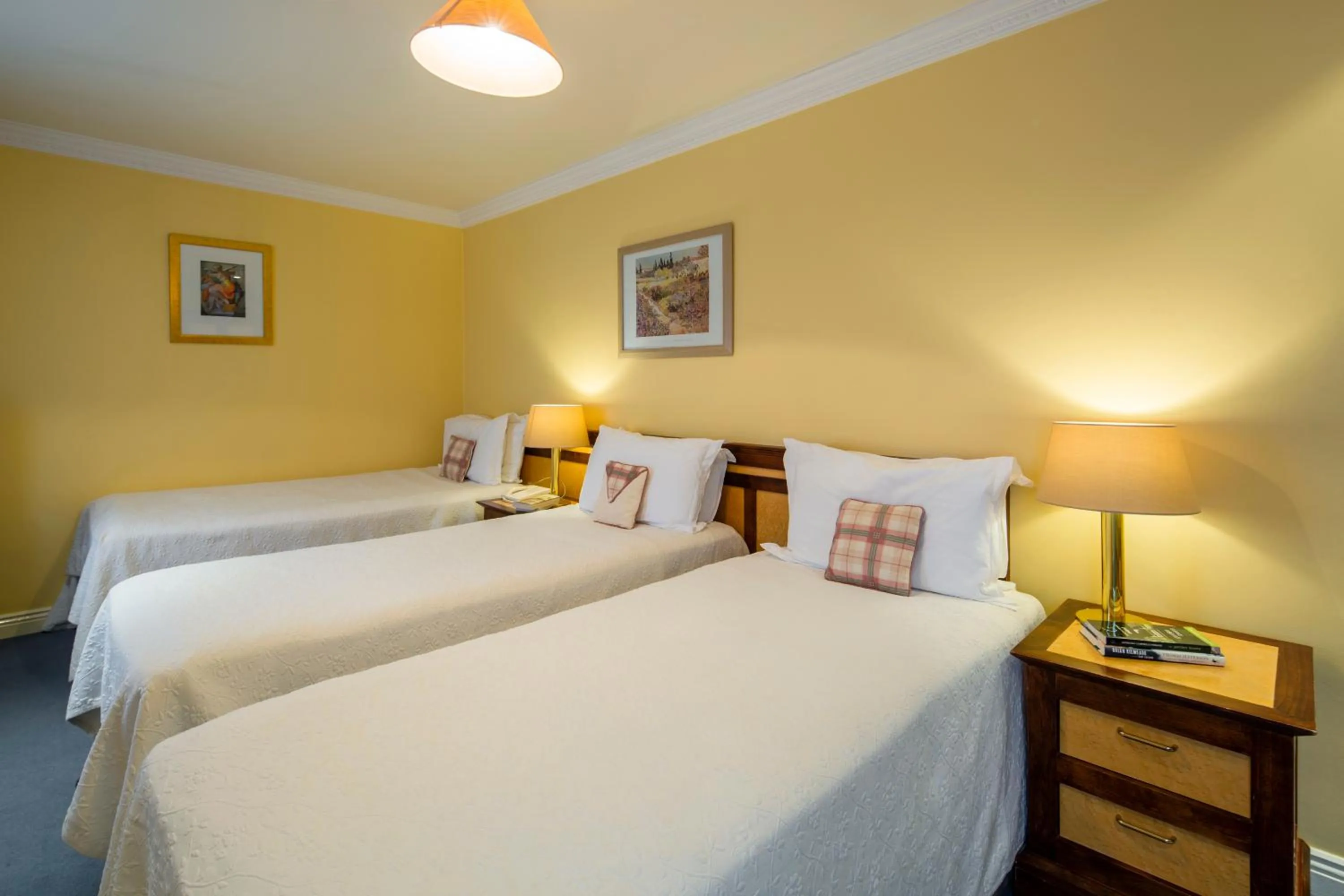 Photo of the whole room in Aberdeen Lodge