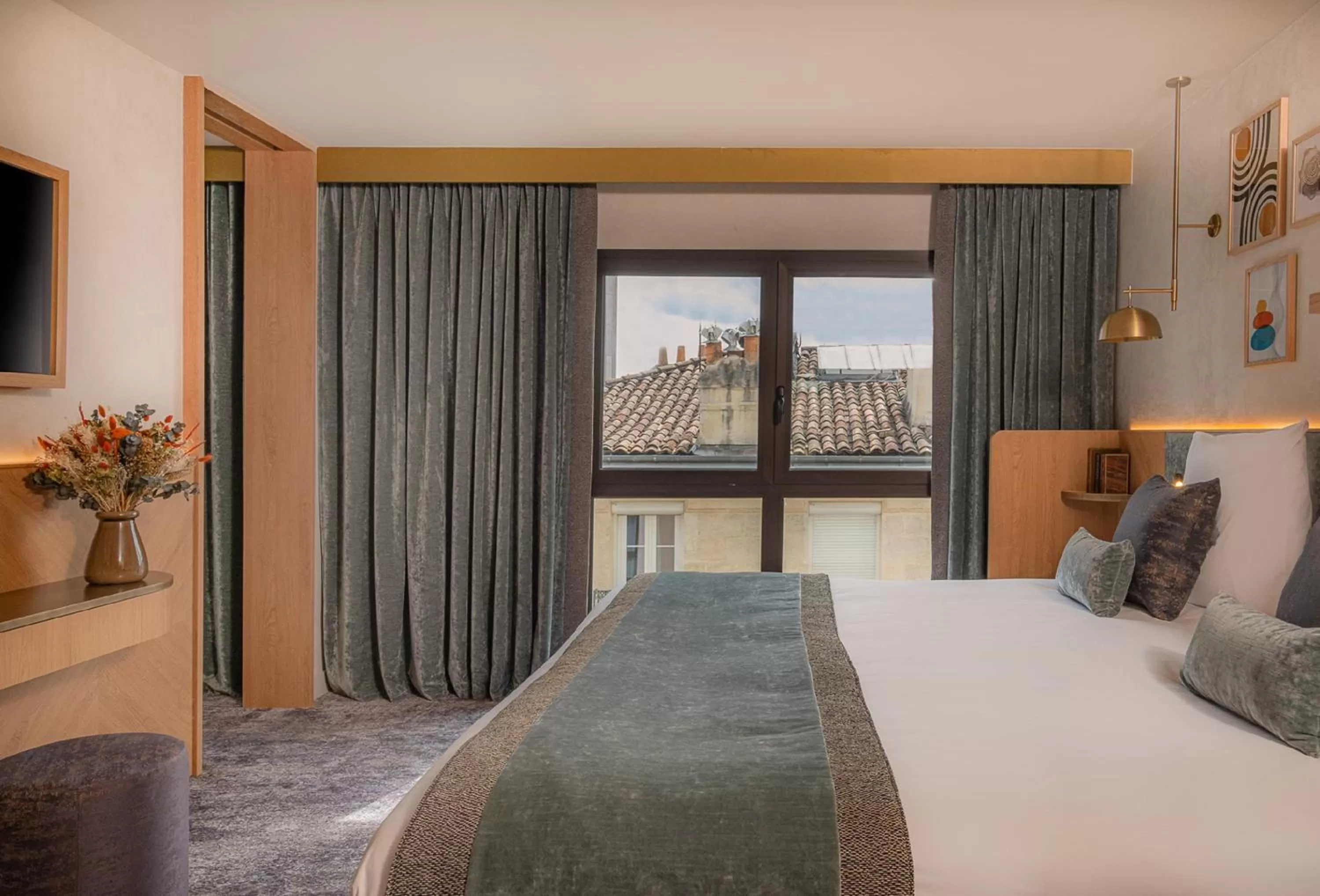 Bedroom, Bed in Hôtel Burdigala by Inwood Hotels
