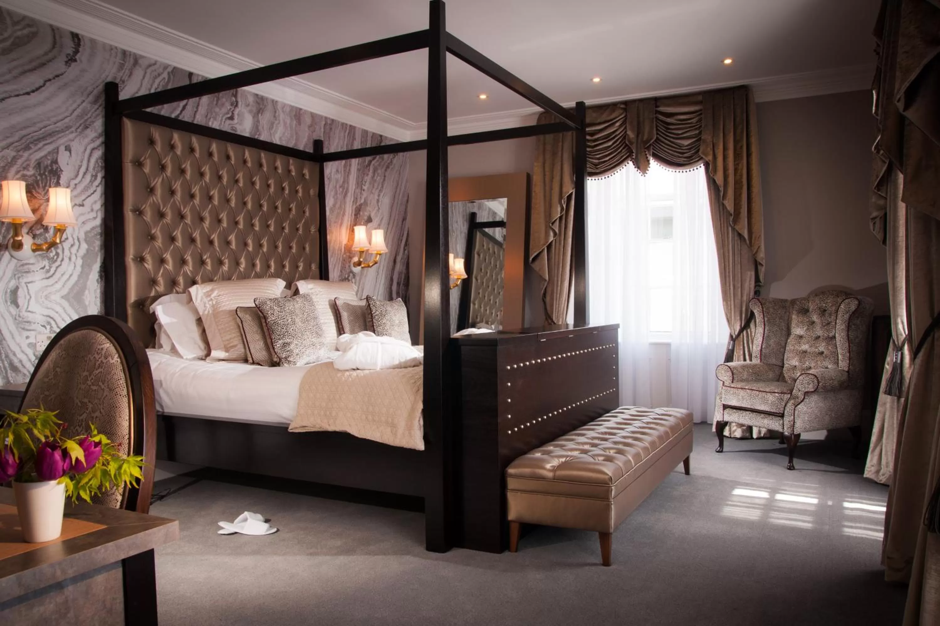 TV and multimedia, Bed in Talbot Hotel Cork