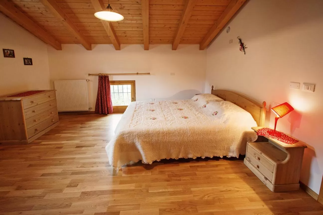 Day, Bed in Albergo Diffuso Tolmezzo