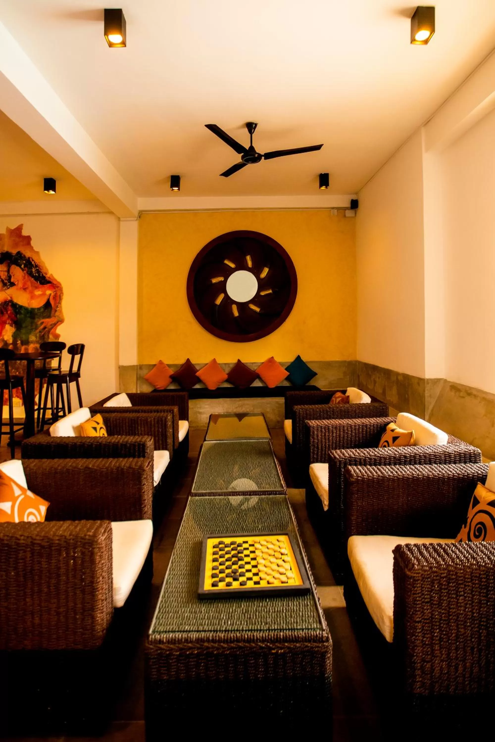 Restaurant/places to eat in St.Lachlan Hotel & Suites