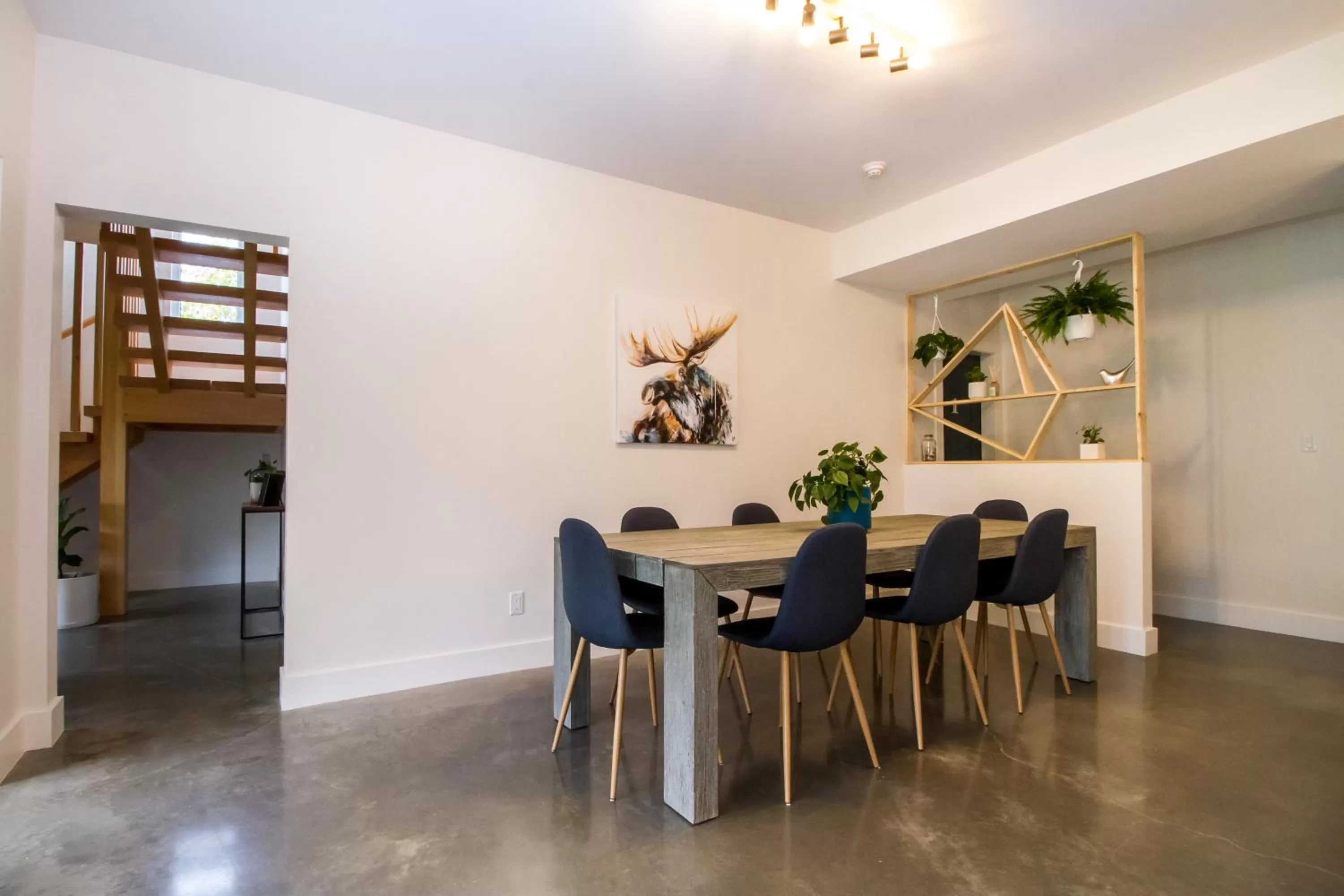 Dining Area in Arrows Edge Lodge