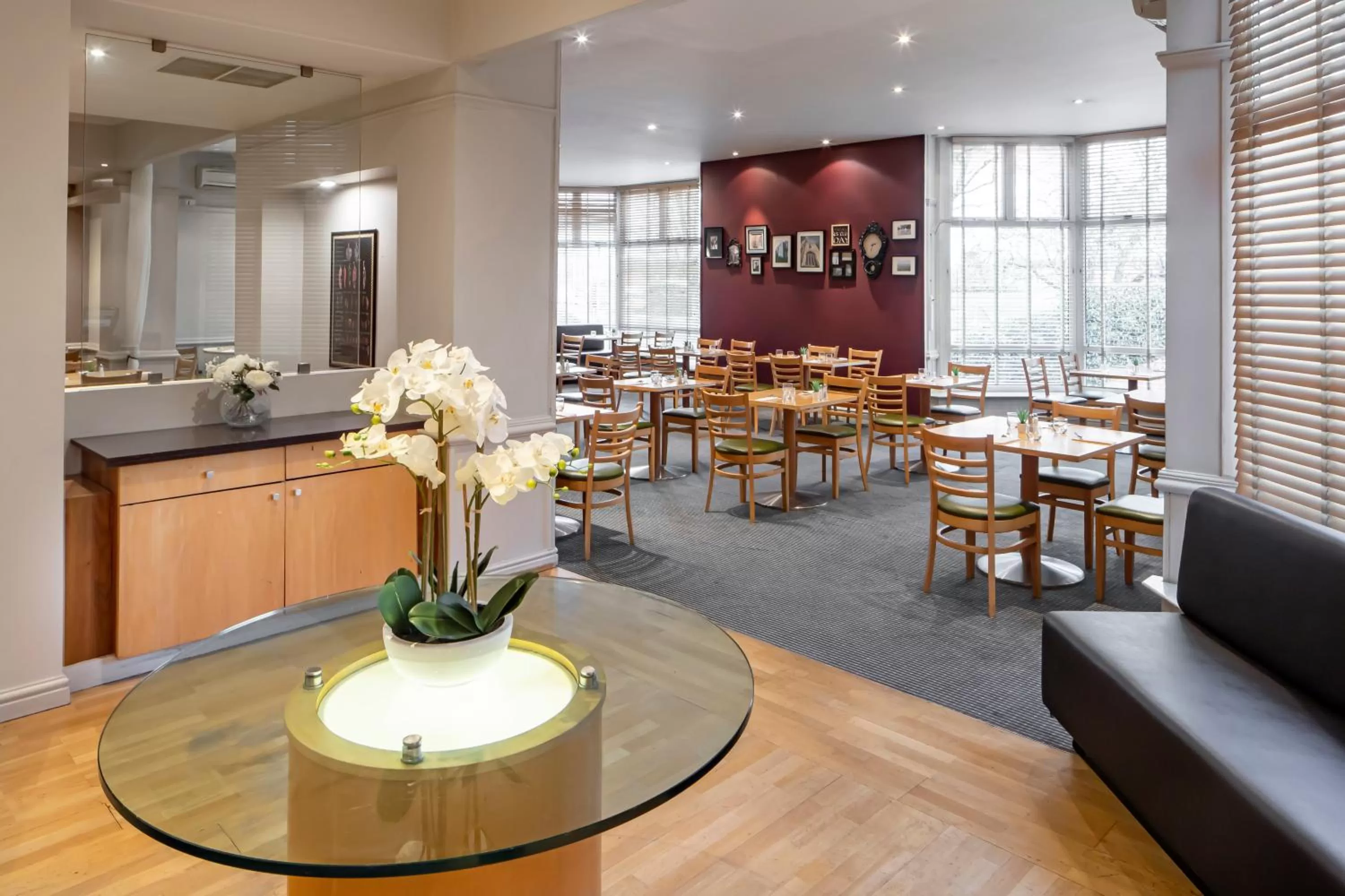Restaurant/places to eat in Holiday Inn Basingstoke by IHG
