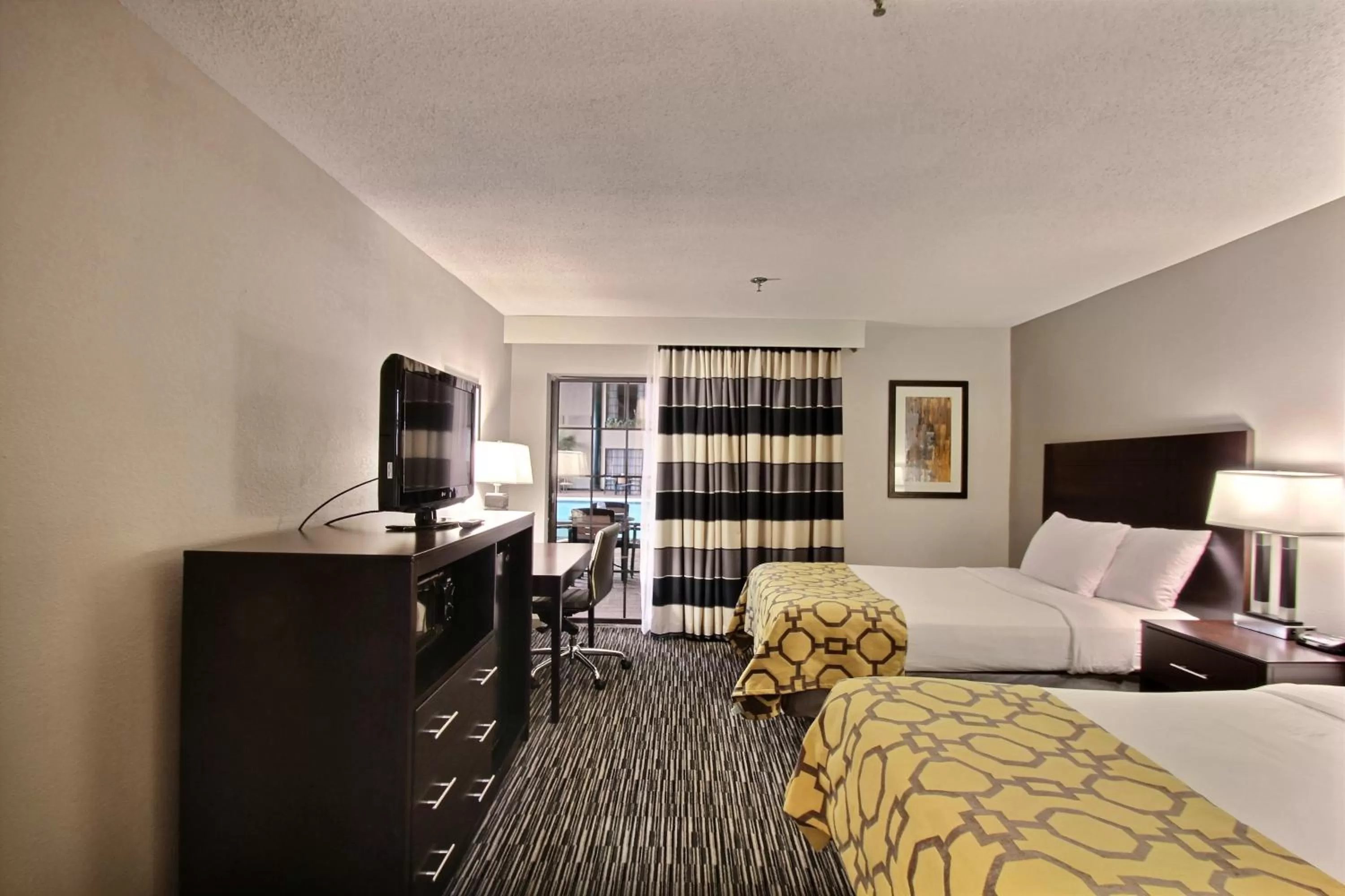 Photo of the whole room, Bed in Baymont by Wyndham Madison West/Middleton WI West