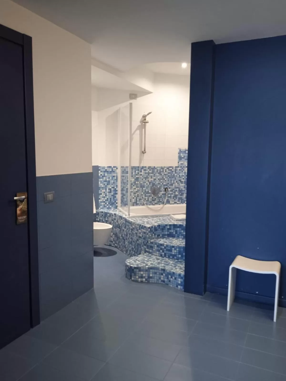 Bath in Hotel Poseidon