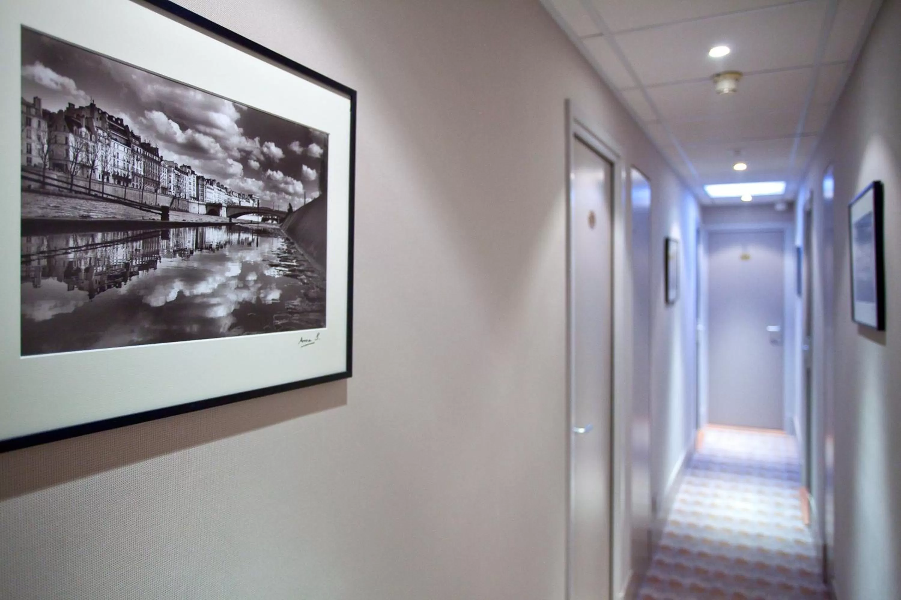 Lobby or reception in Hôtel Du Printemps
