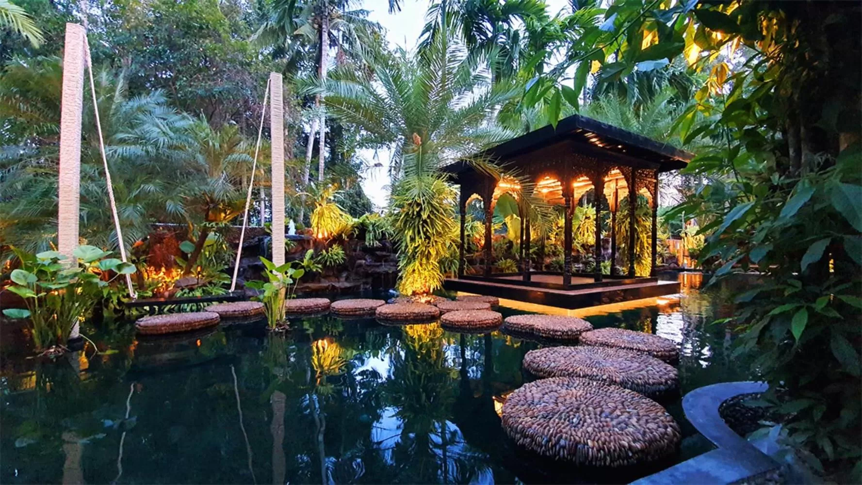 Swimming pool in Baan Habeebee Resort