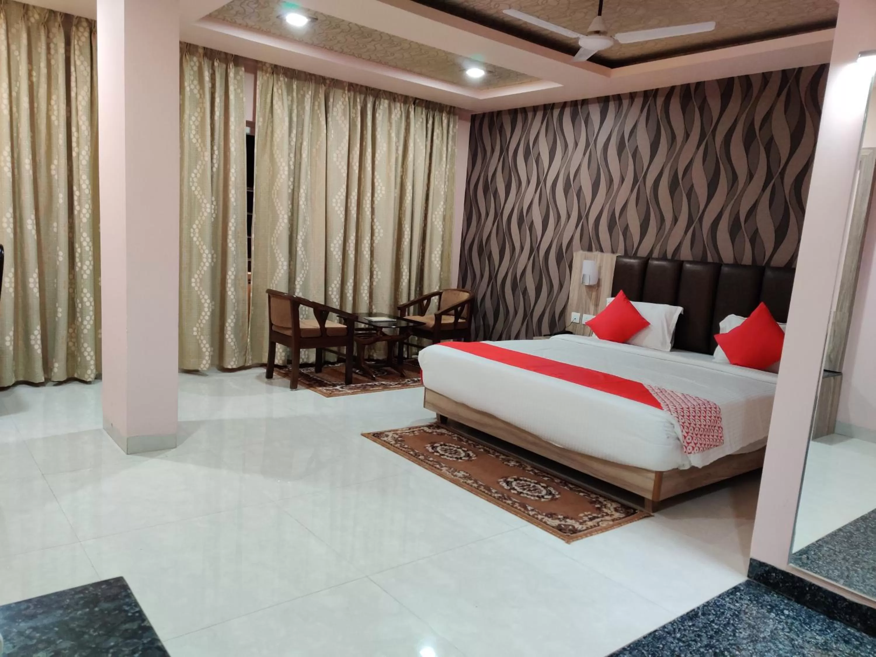 Bedroom, Bed in Hotel Vip Square