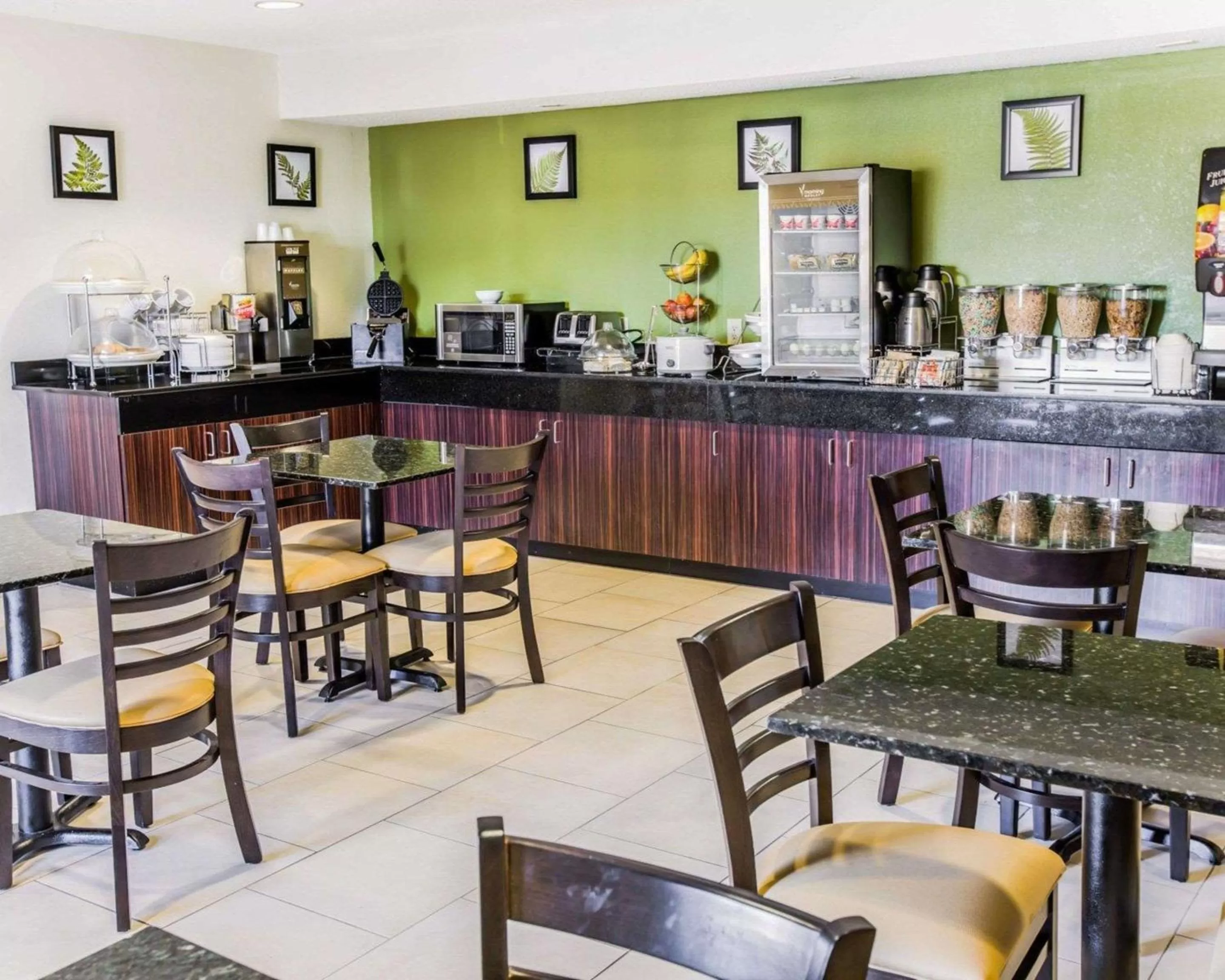 Restaurant/places to eat in Sleep Inn Myrtle Beach near Outlets