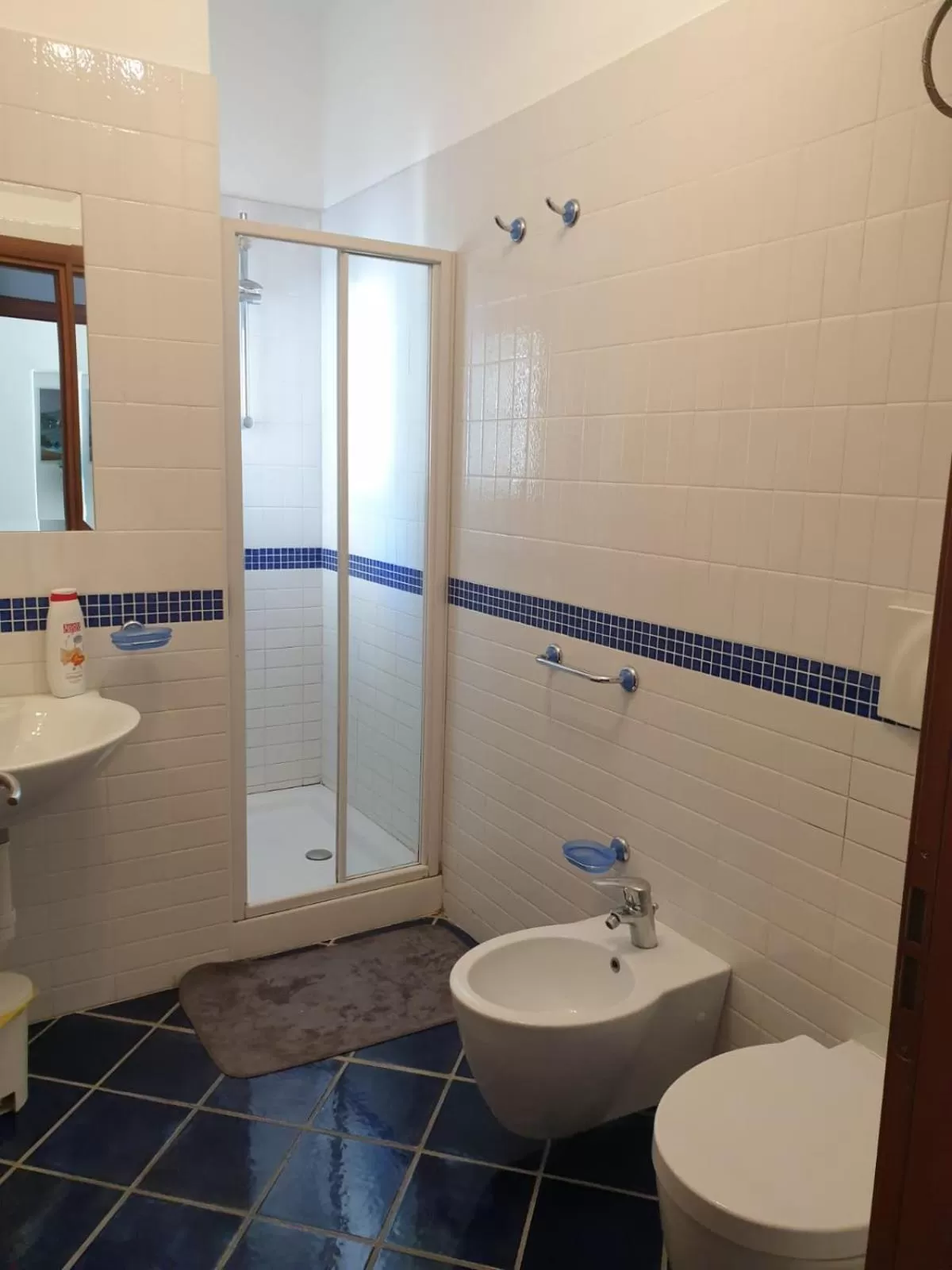 Shower in Hotel Mareluna Ischia