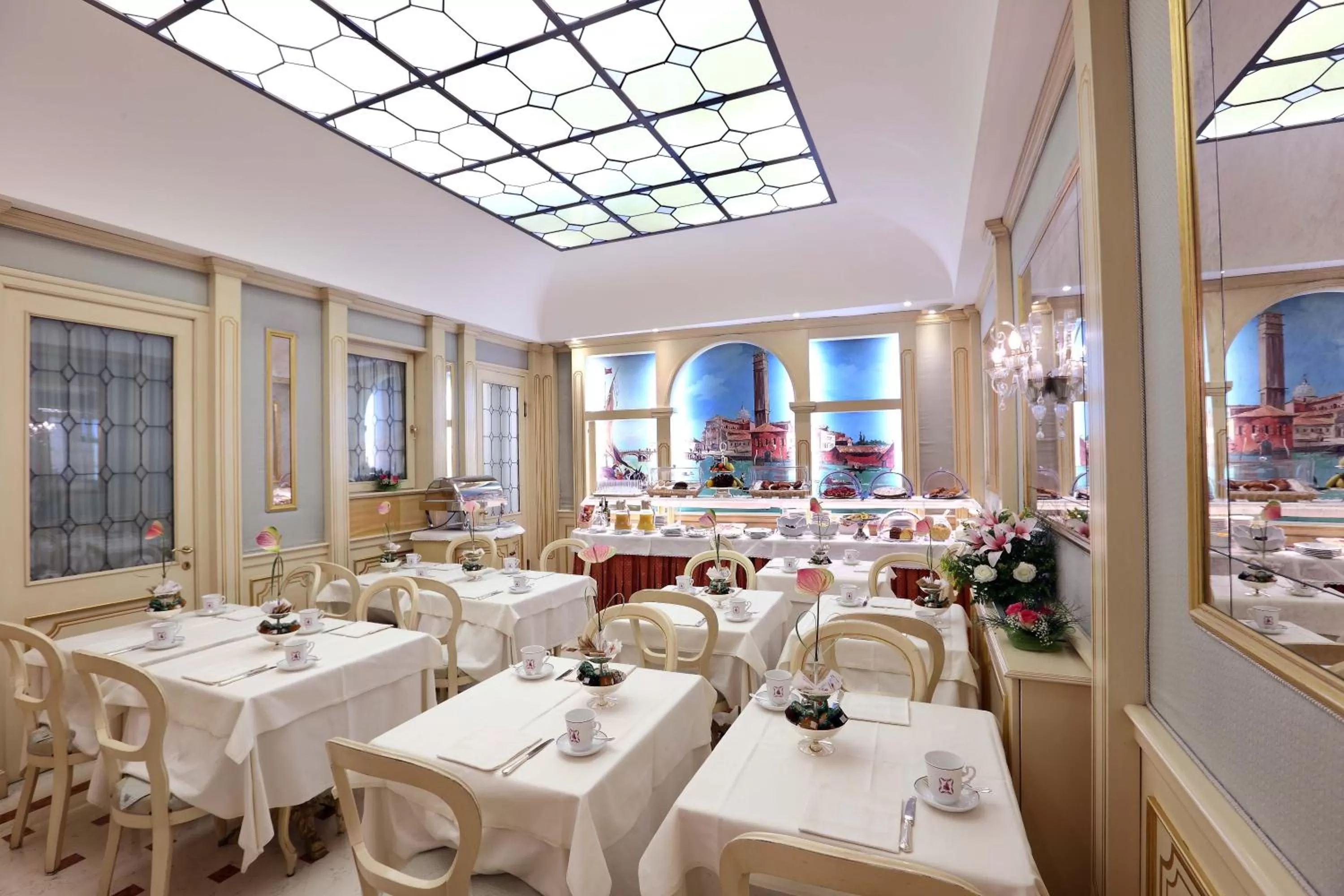 Restaurant/places to eat in Hotel Colombina