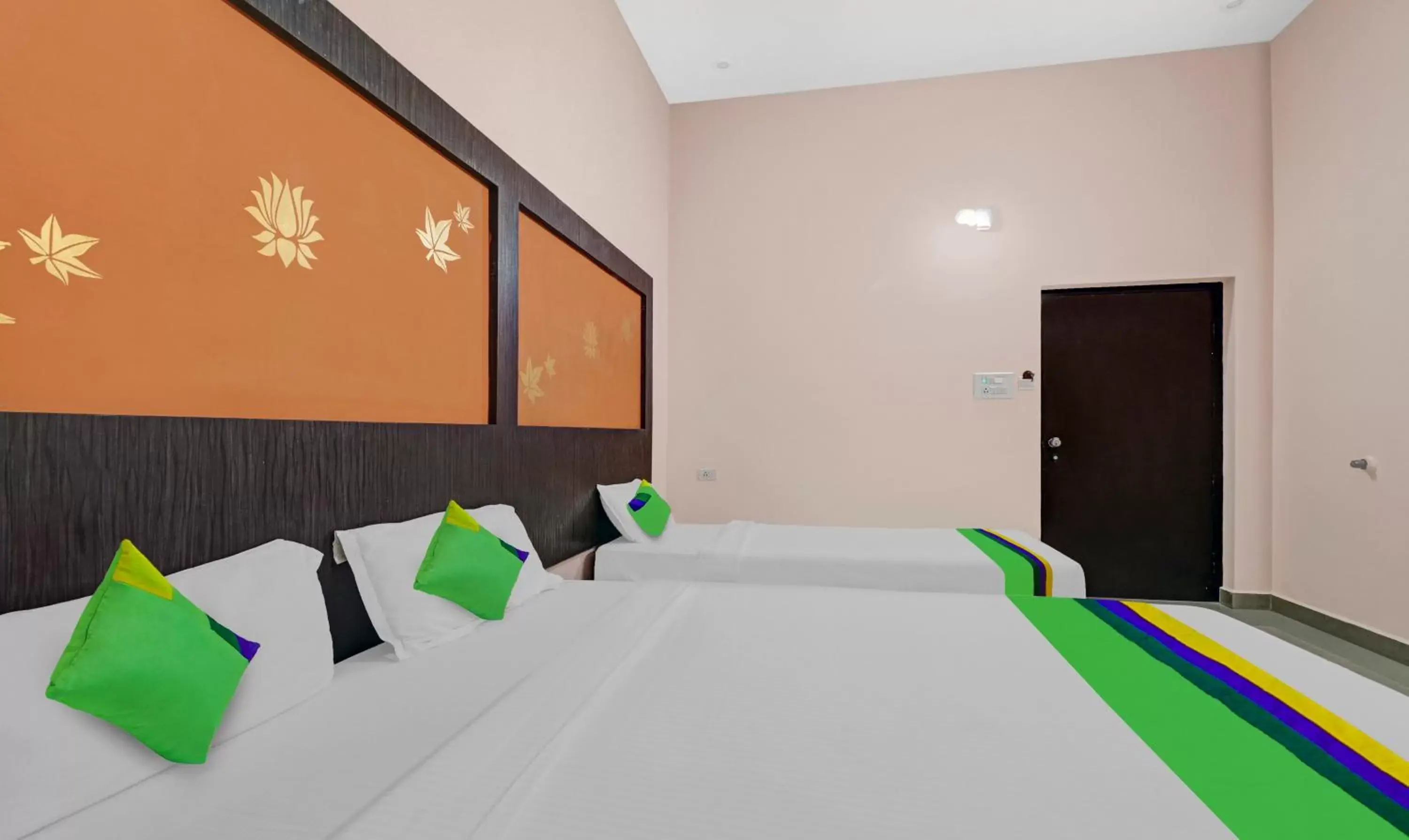 Standard Double Room in Treebo Trend Grand JP Inn Standard Double Room in Treebo Trend Grand JP Inn