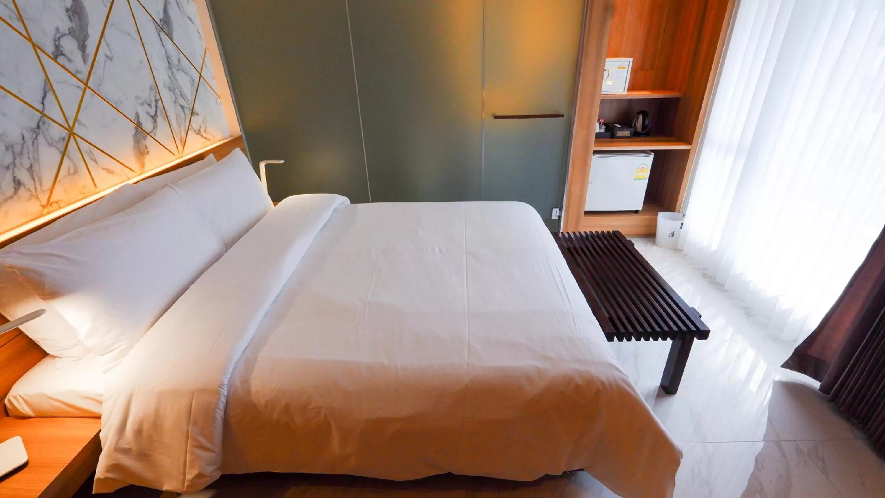 Bedroom, Bed in Pinnacle Dream