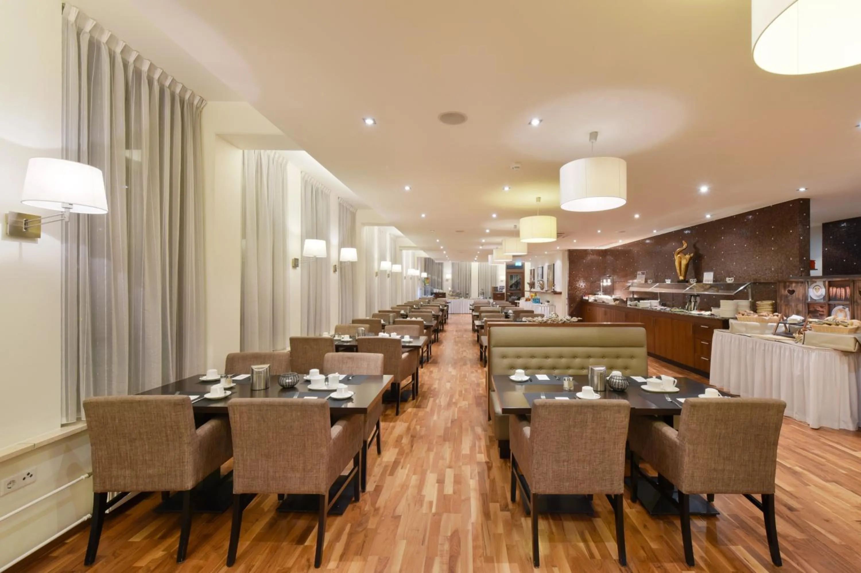 Restaurant/places to eat in ACHAT Hotel München Süd