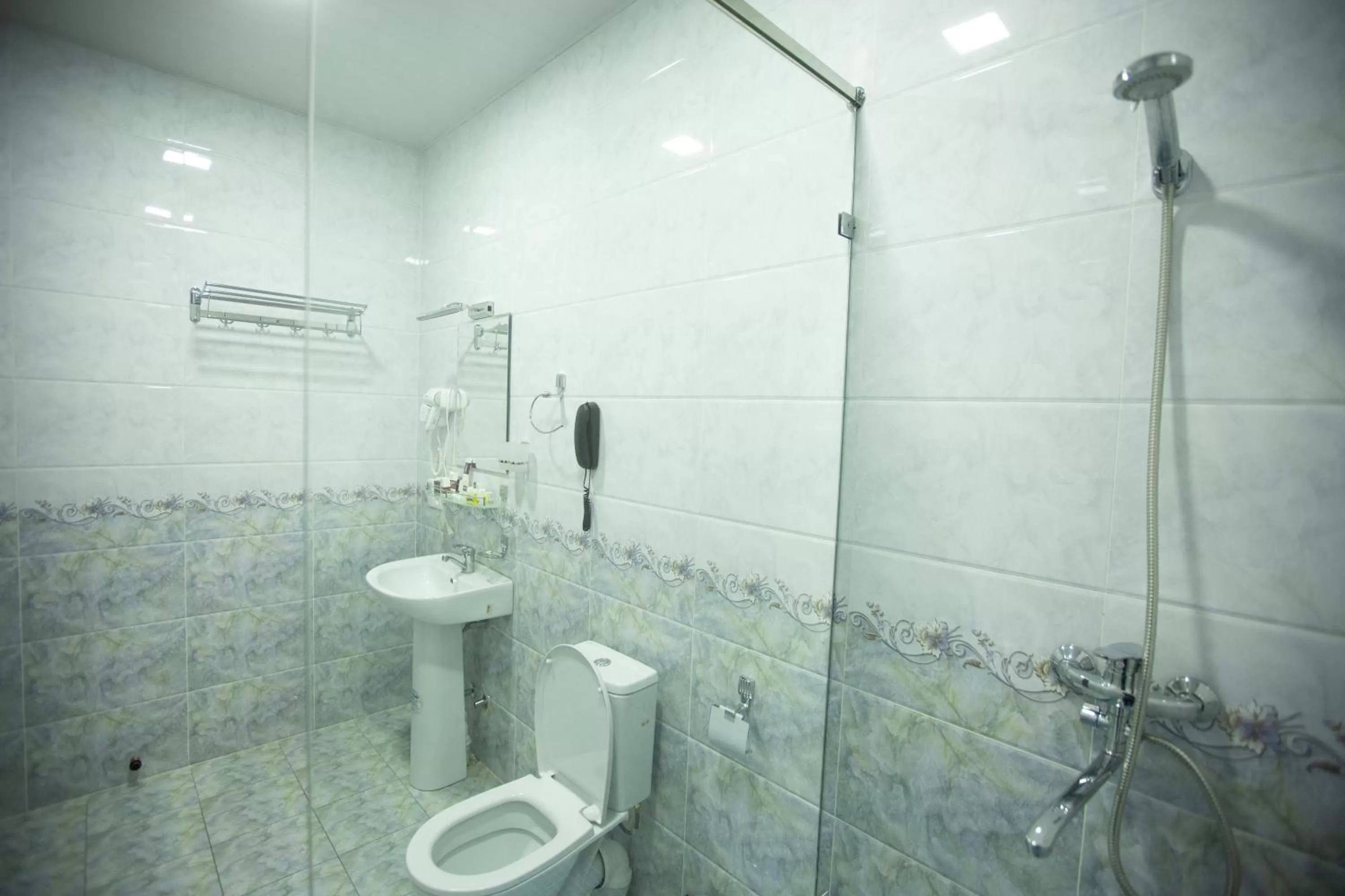 Shower in Mirzo Boutique Hotel