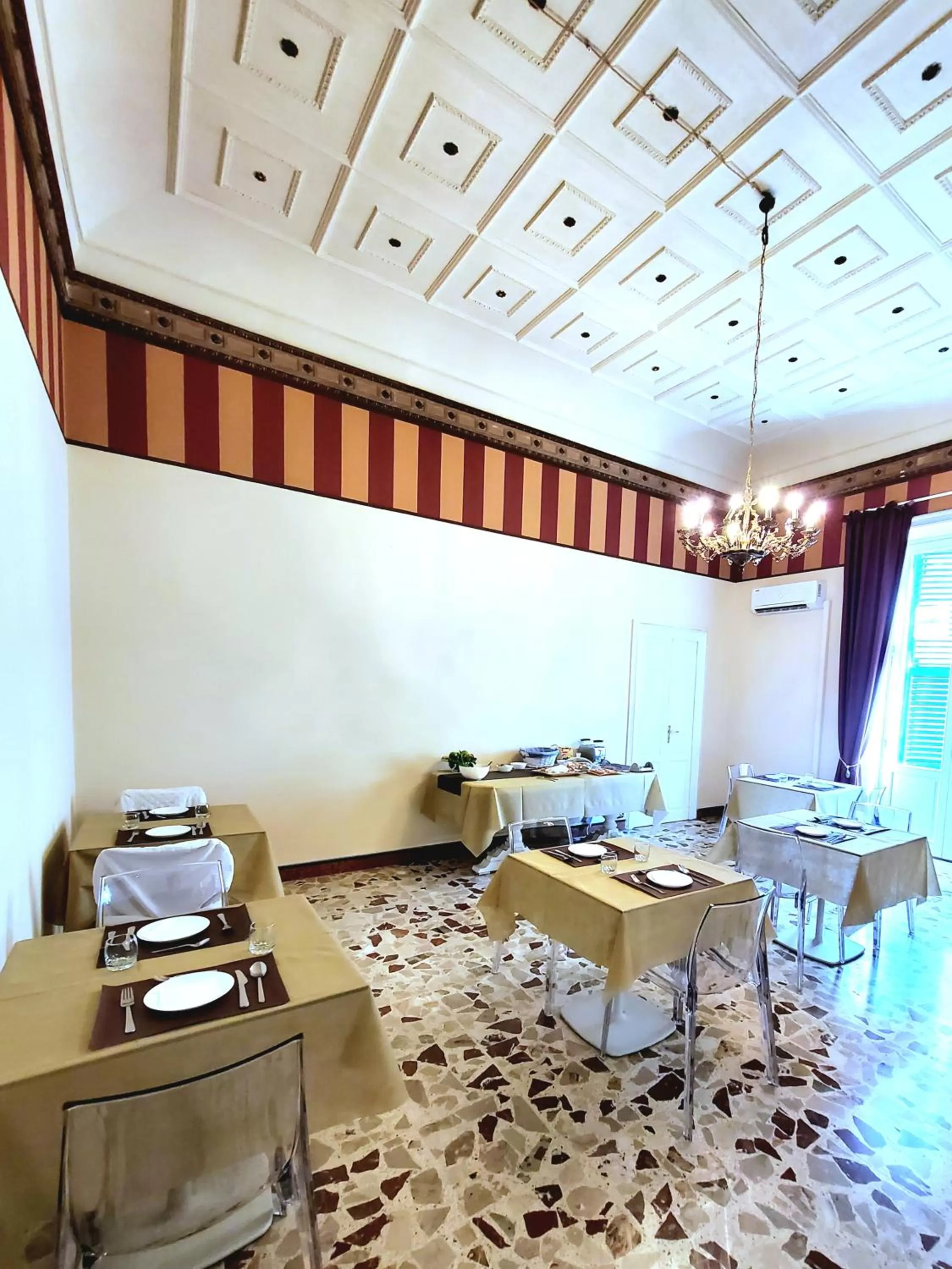 Living room, Restaurant/Places to Eat in varcOrtigia Bed and Breakfast