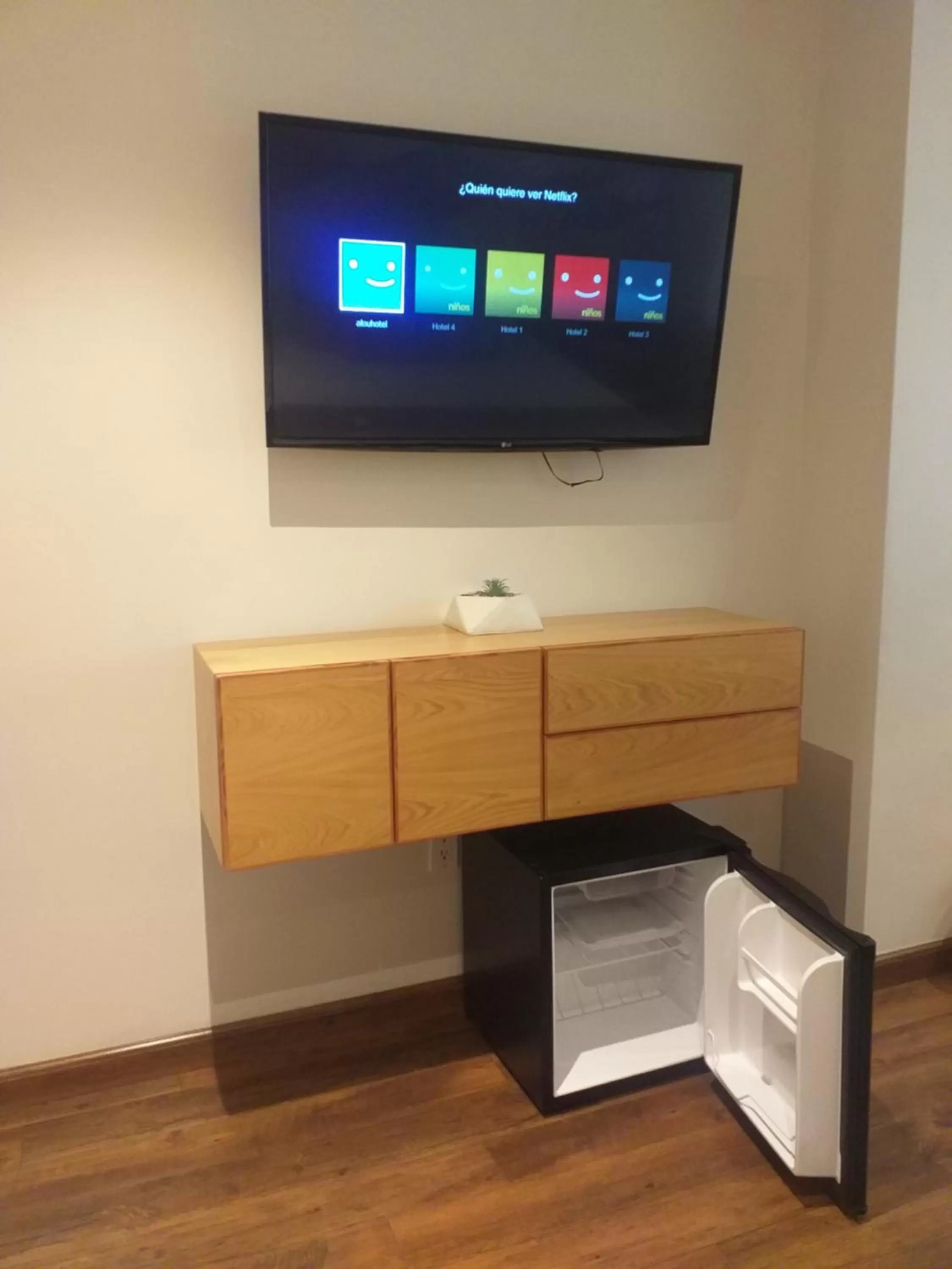 TV and multimedia, TV/Entertainment Center in Alou Hotel Boutique