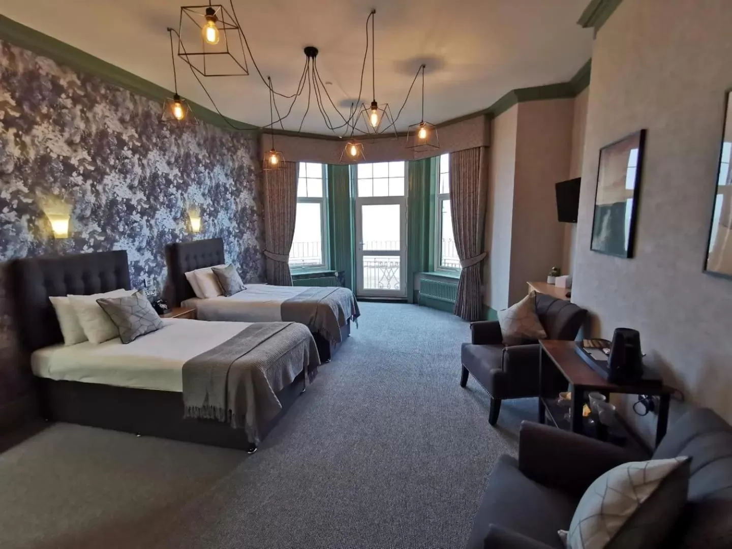 Bed in Hotel Victoria