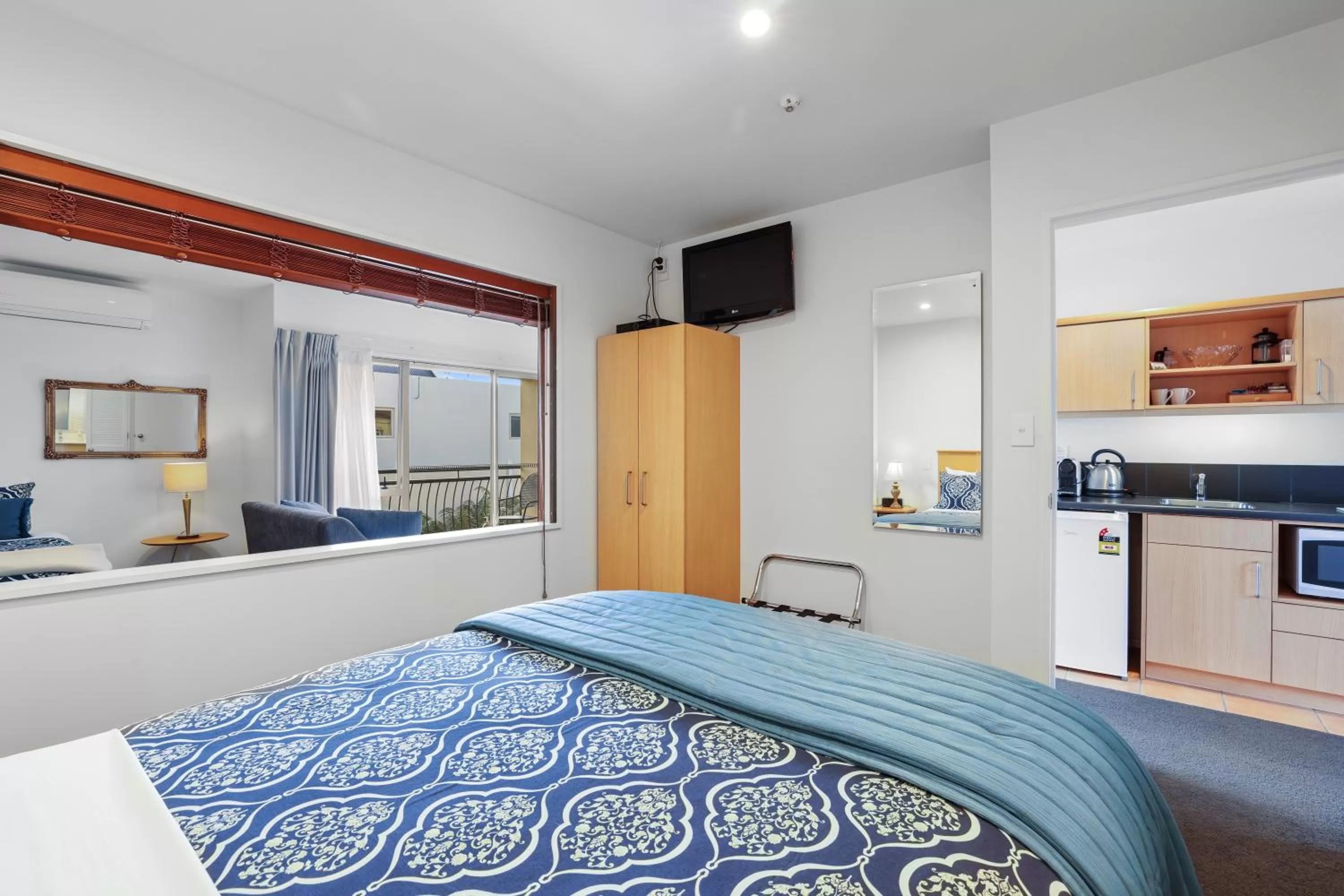 Bed in Lorenzo Motor Lodge