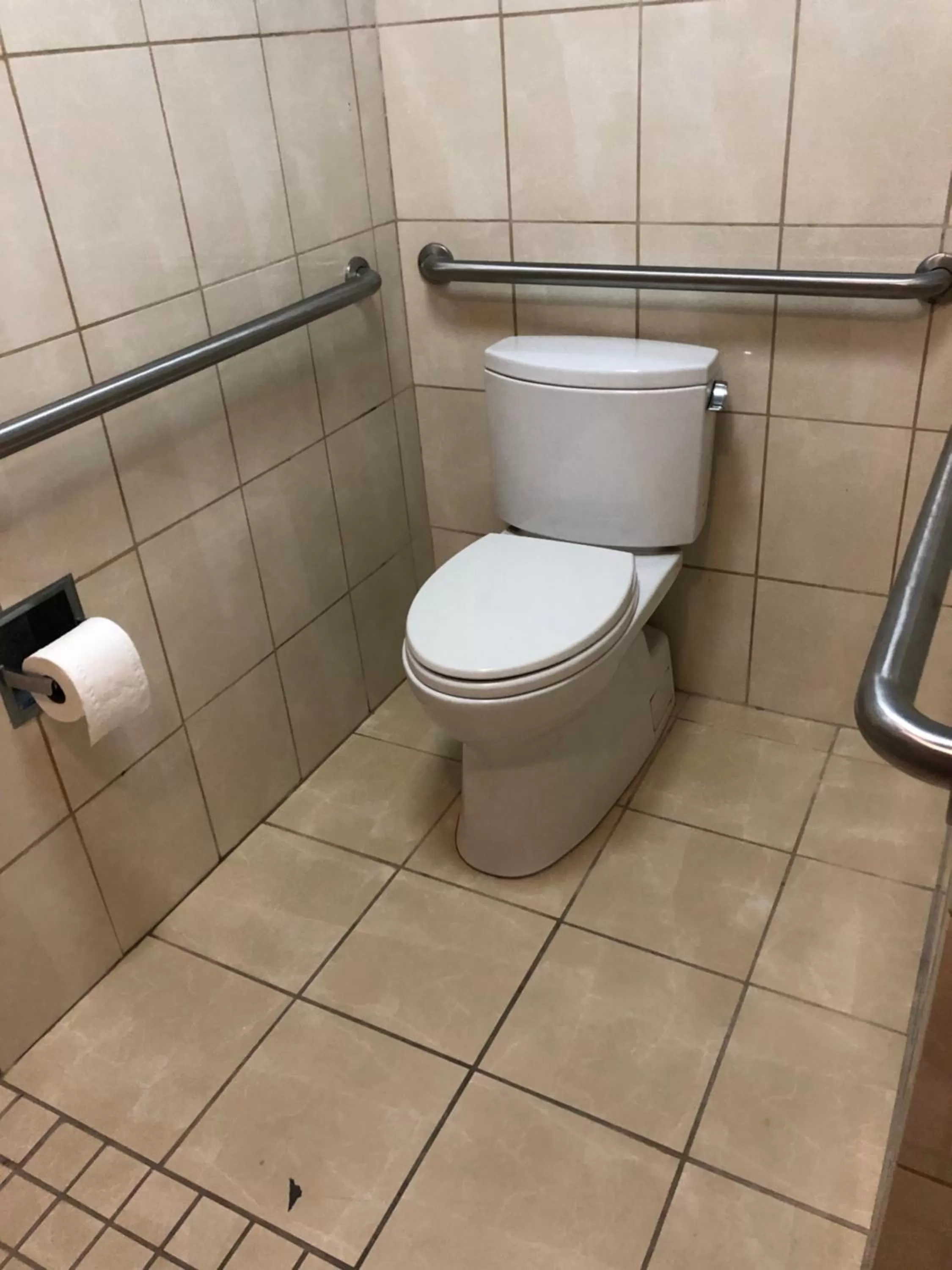 Toilet in Seaside Inn