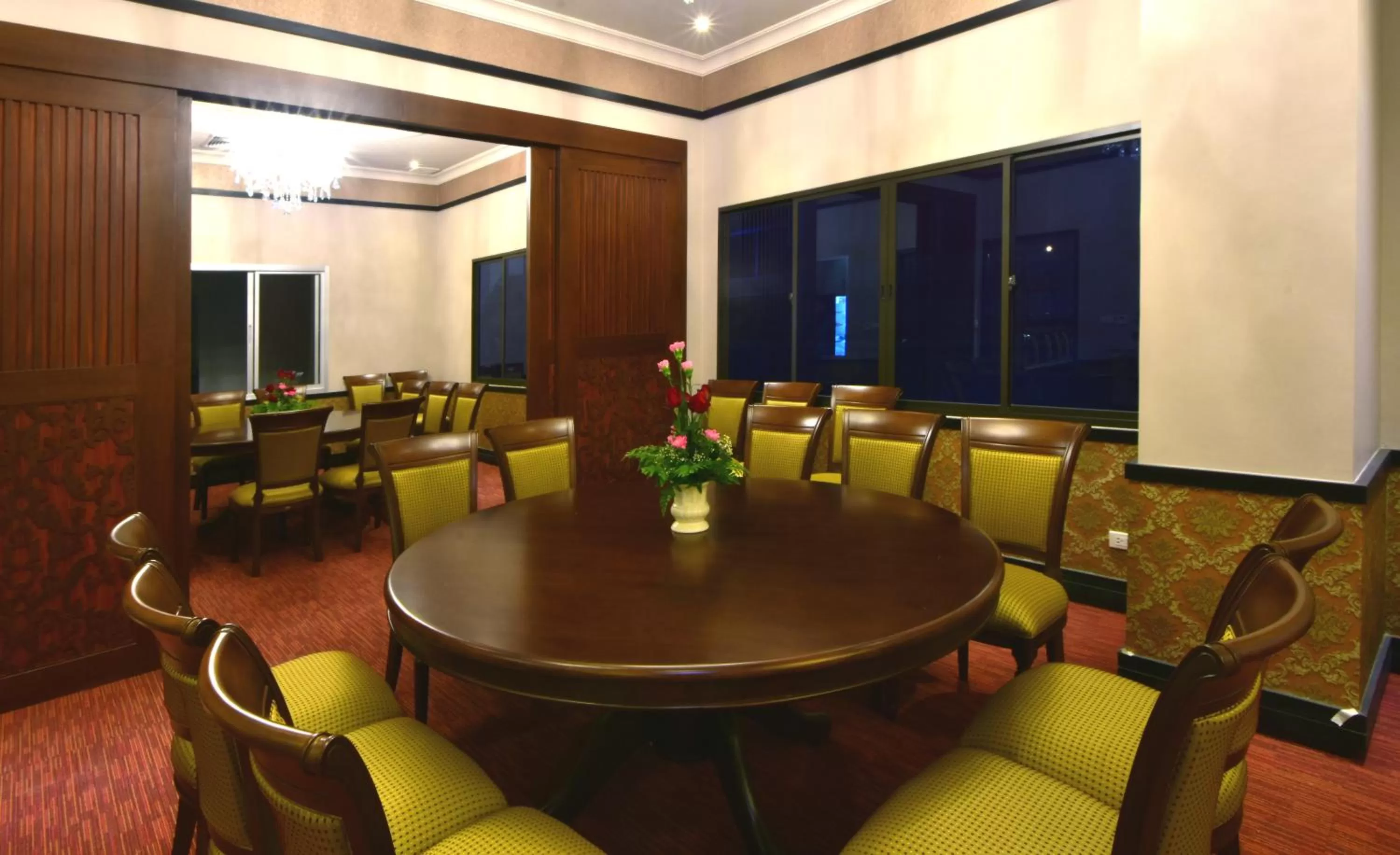 Restaurant/places to eat in Siam Oriental Hotel