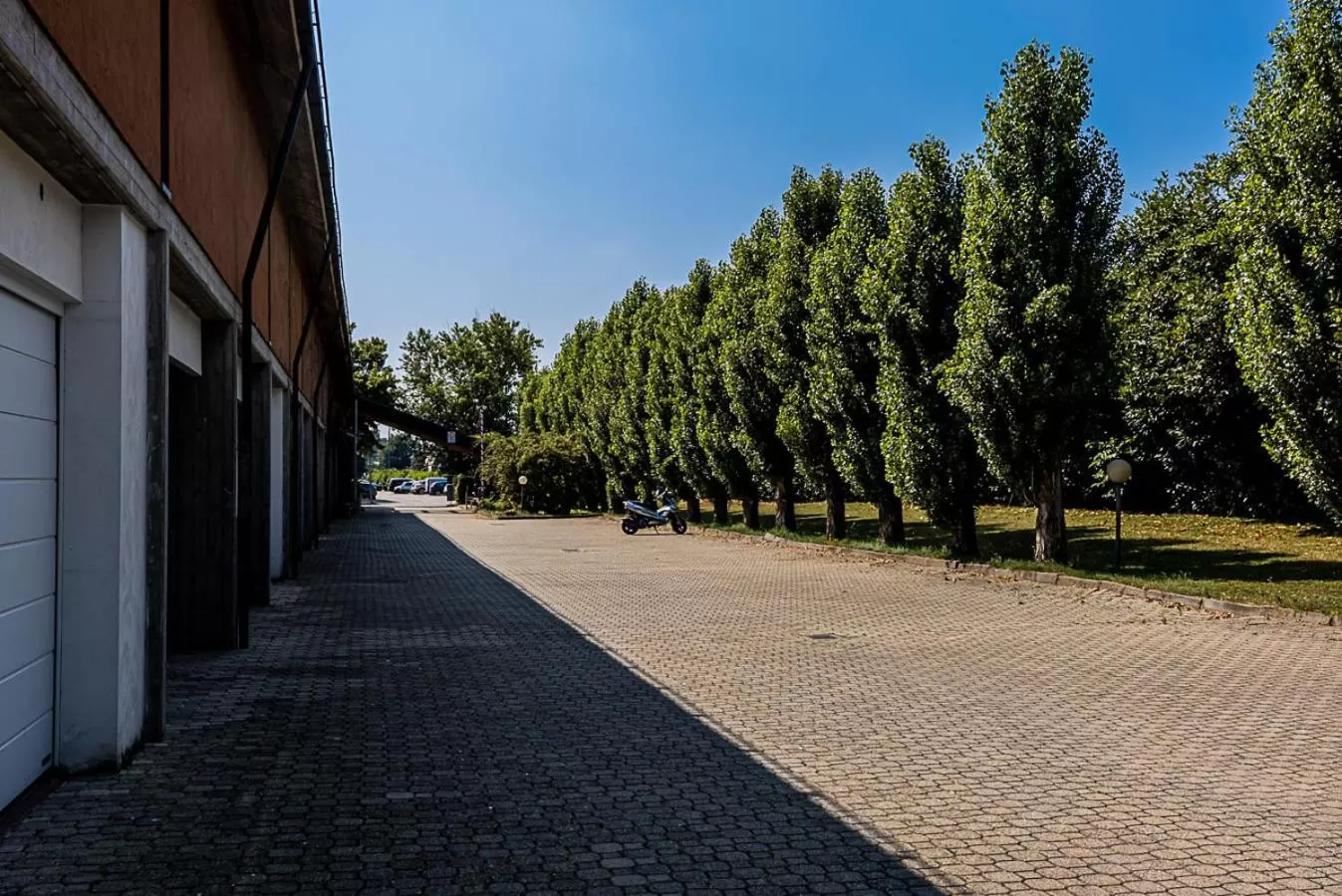 Parking in Business Hotel