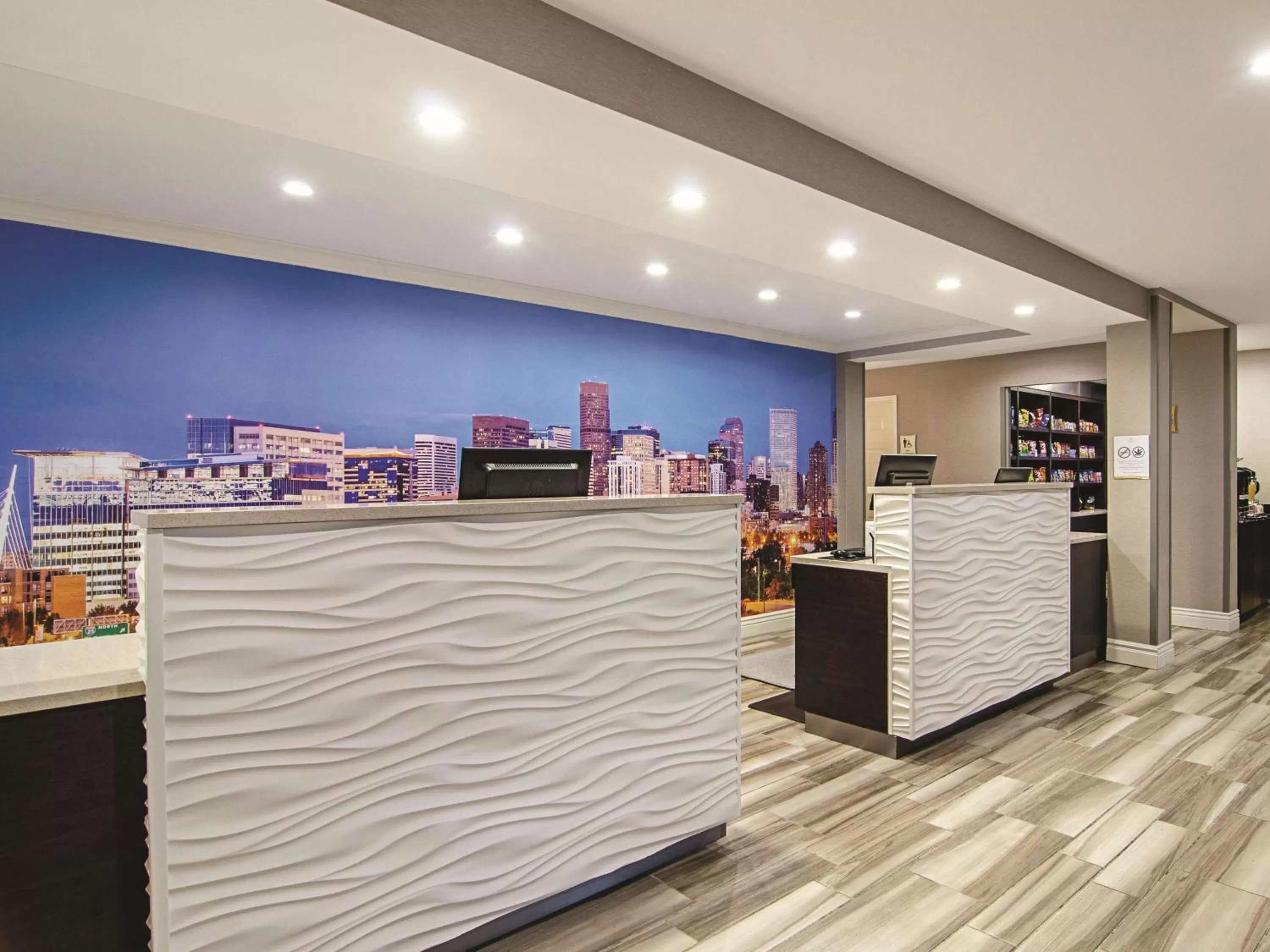 Lobby or reception in La Quinta by Wyndham Denver Airport DIA